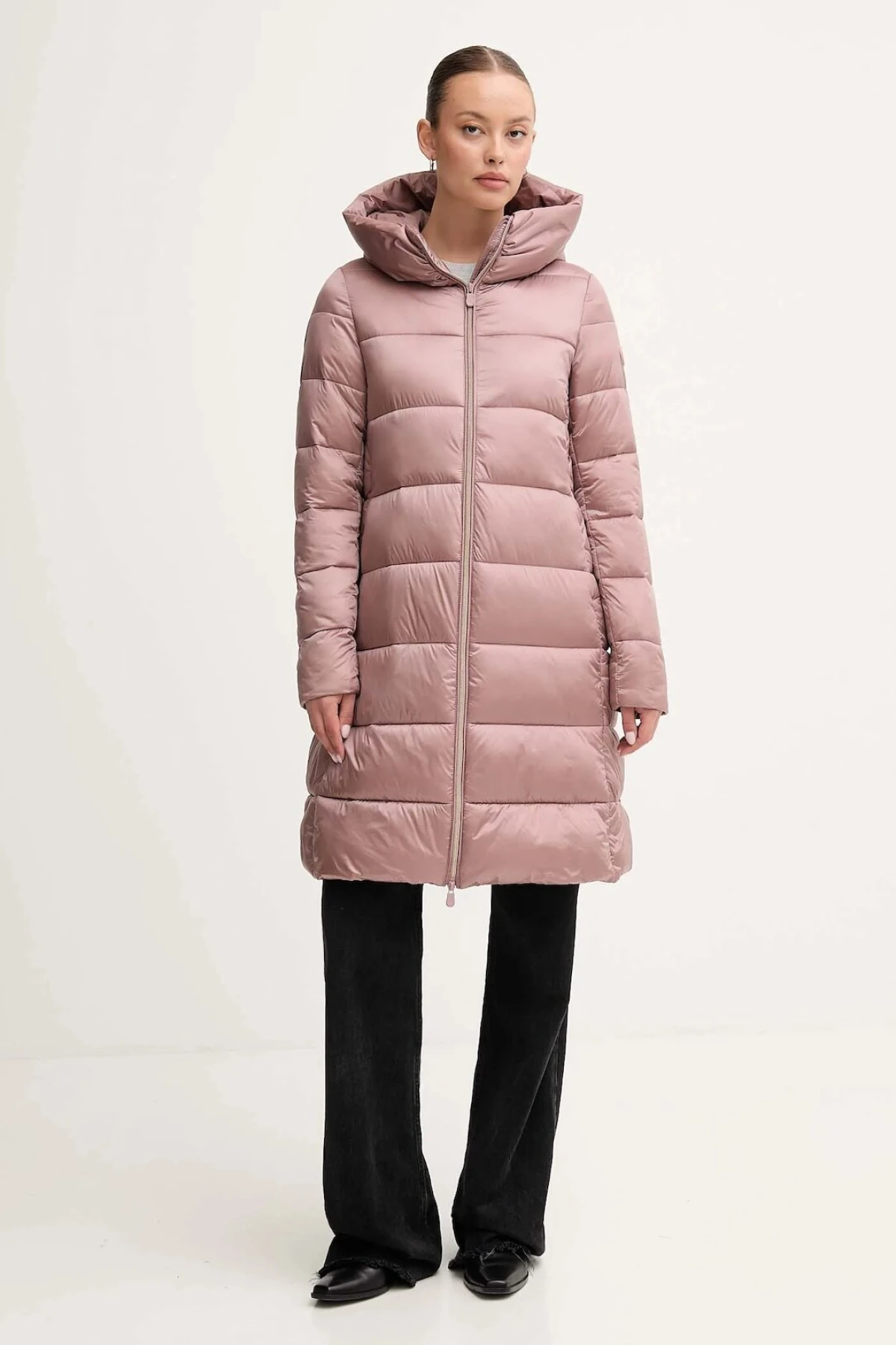 Ružičasta jakna je neočekivani komad koji nedostaje vašoj zimskoj garderobi