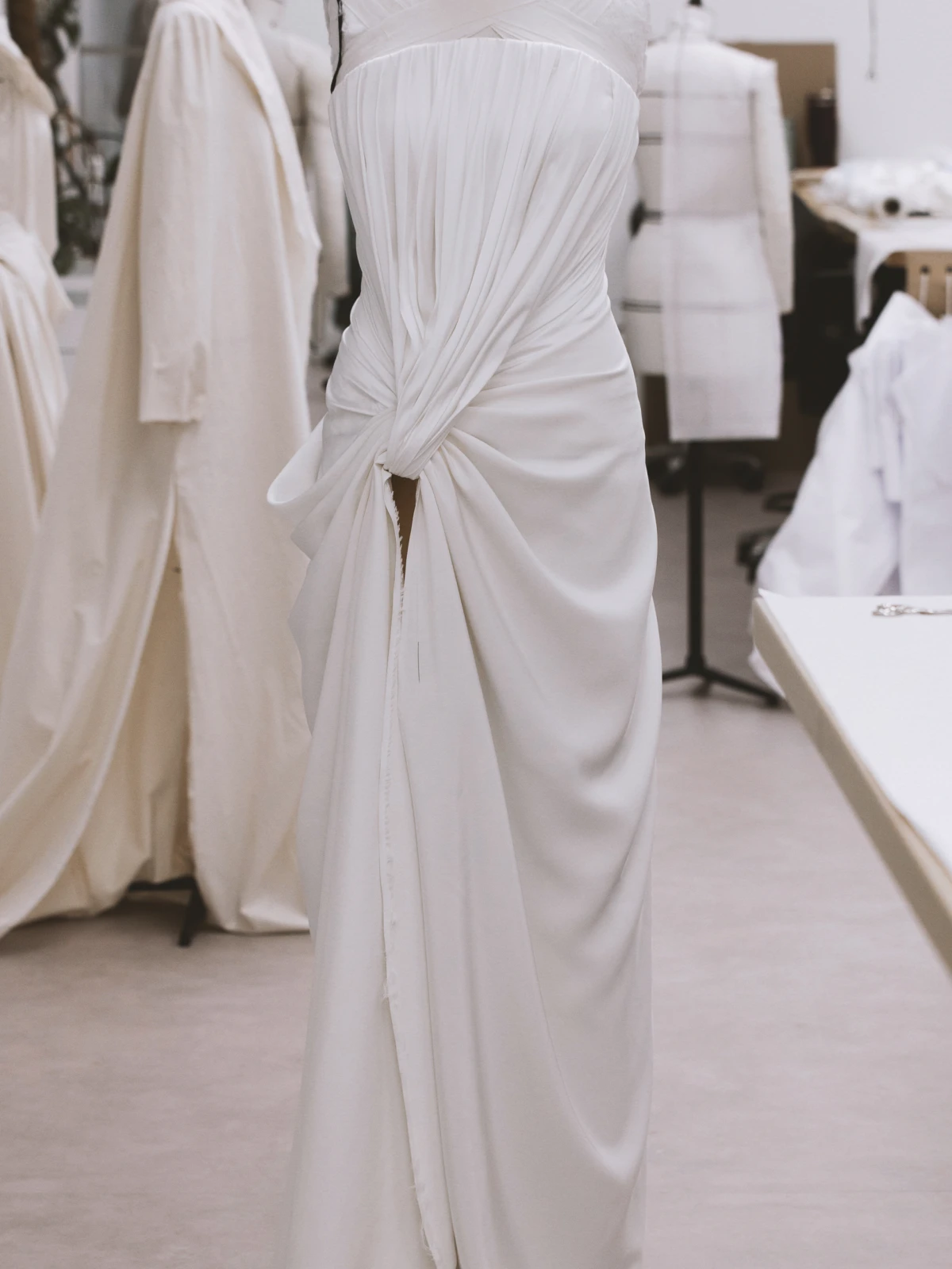 Kako je nastala odlična Dior haljina koju je nosila Jennifer Lawrence?