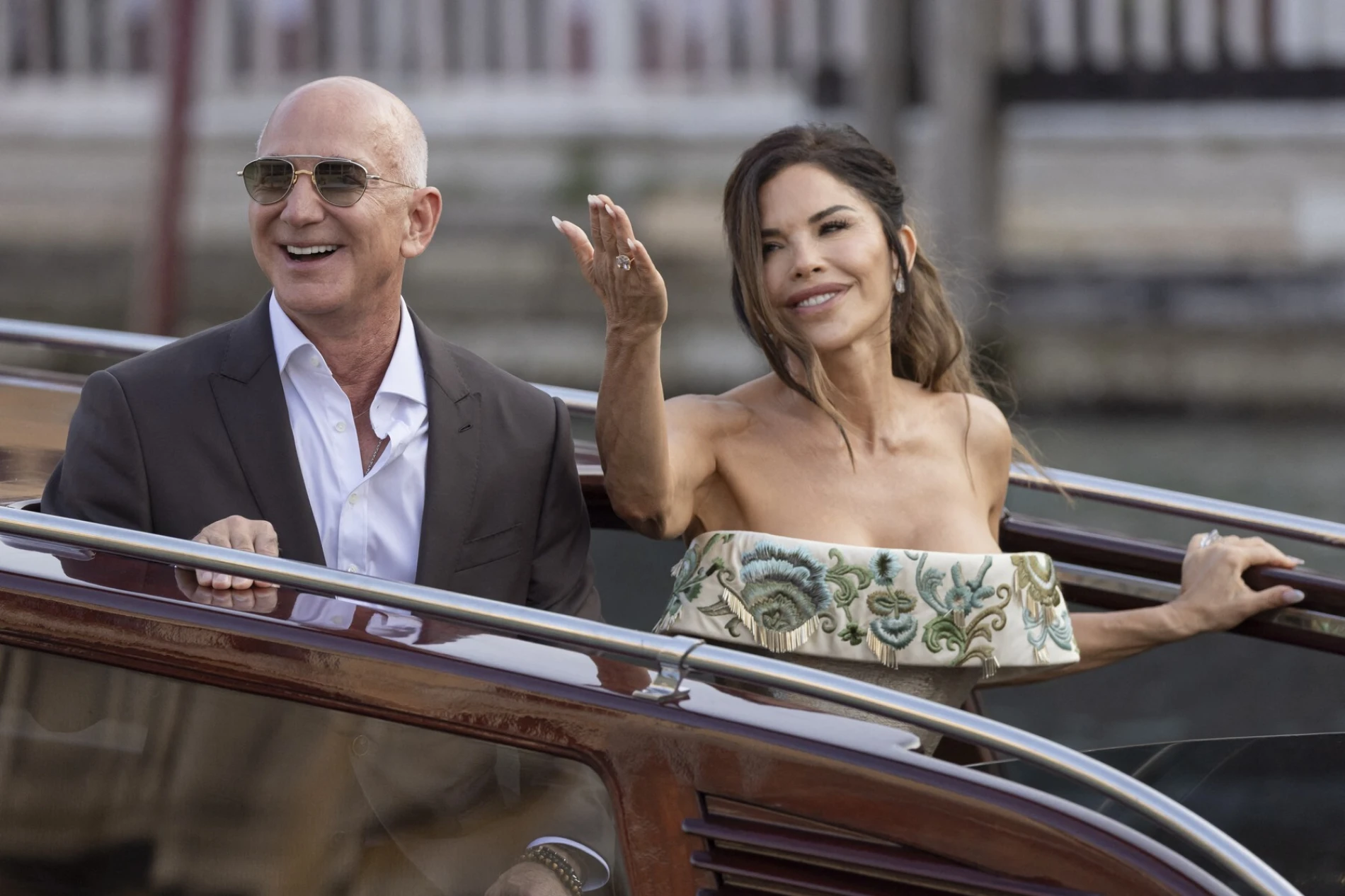 Jeff Bezos i Lauren Sánchez preuzimaju ključne uloge na Met Gali 2026.