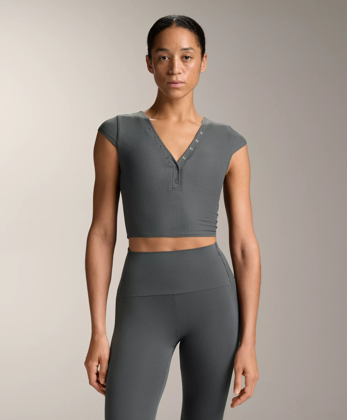 Polako se pripremamo za Božić, a ovo je naših 15 modnih poklona do 30 eura