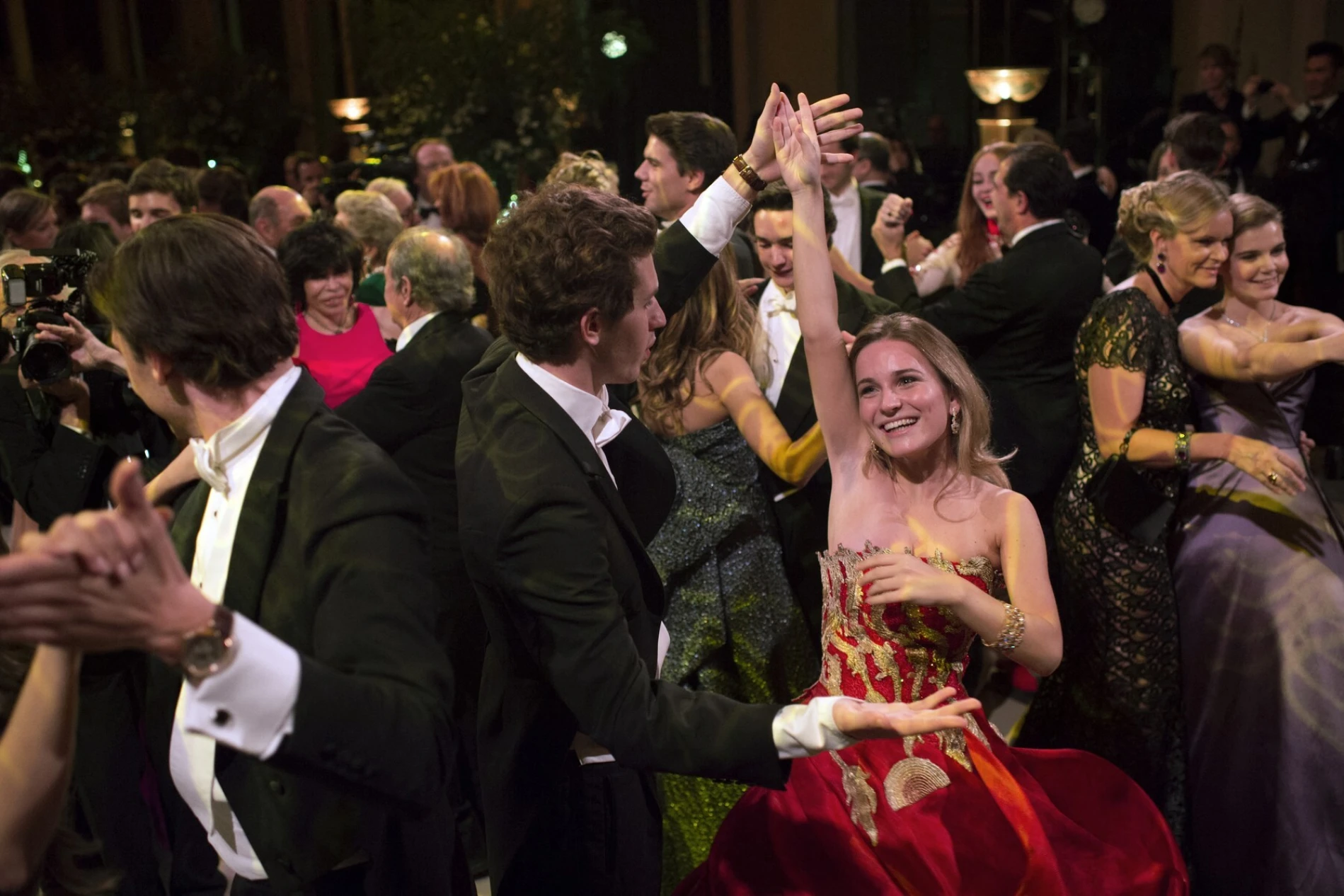 Najglamurozniji debi godine: ovih 5 djevojaka svi će gledati na Le Bal des Débutantes