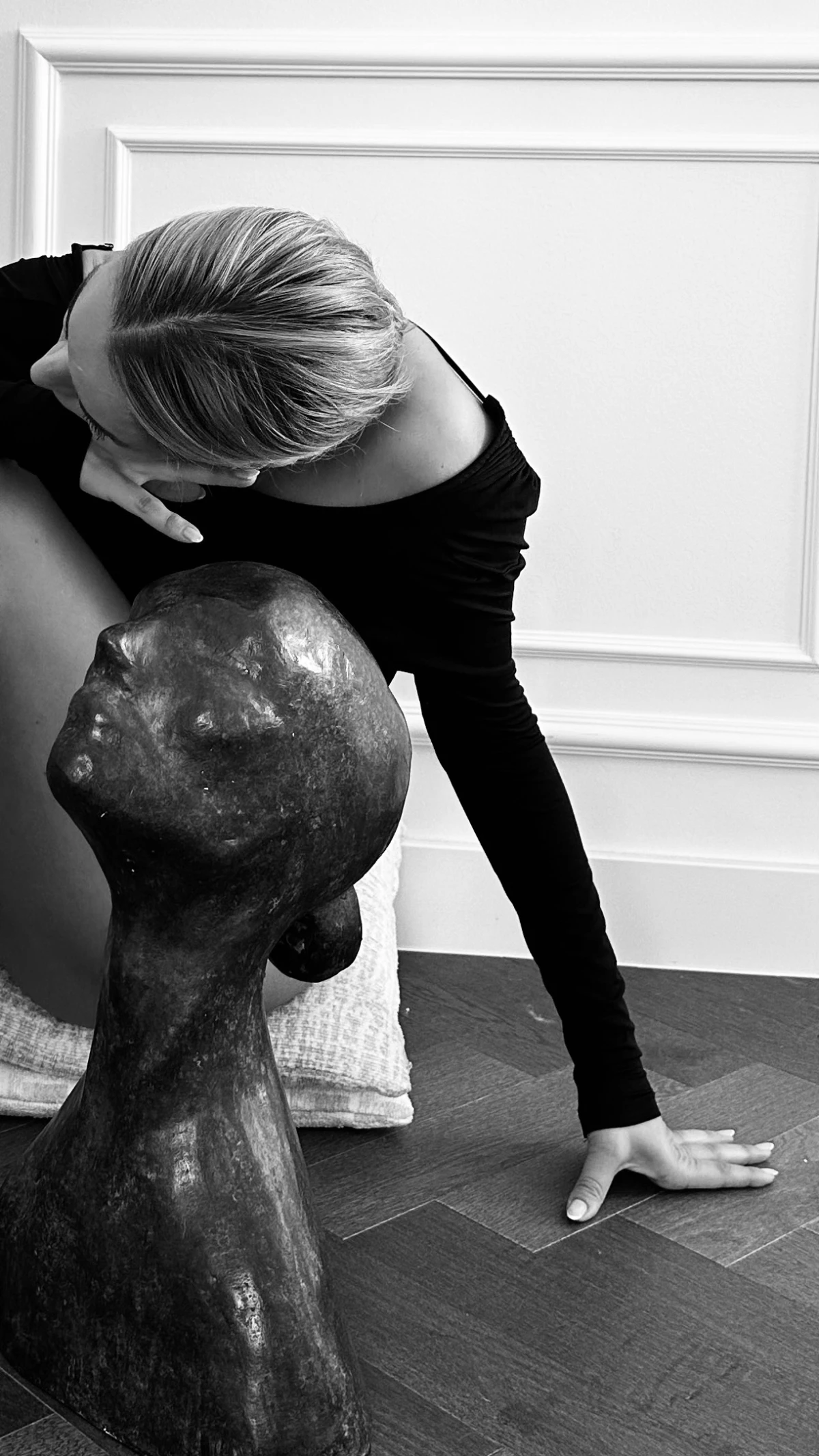 IReneee: Art stolovi, atmosfera i skulpture koje prostor pretvaraju u umjetnost