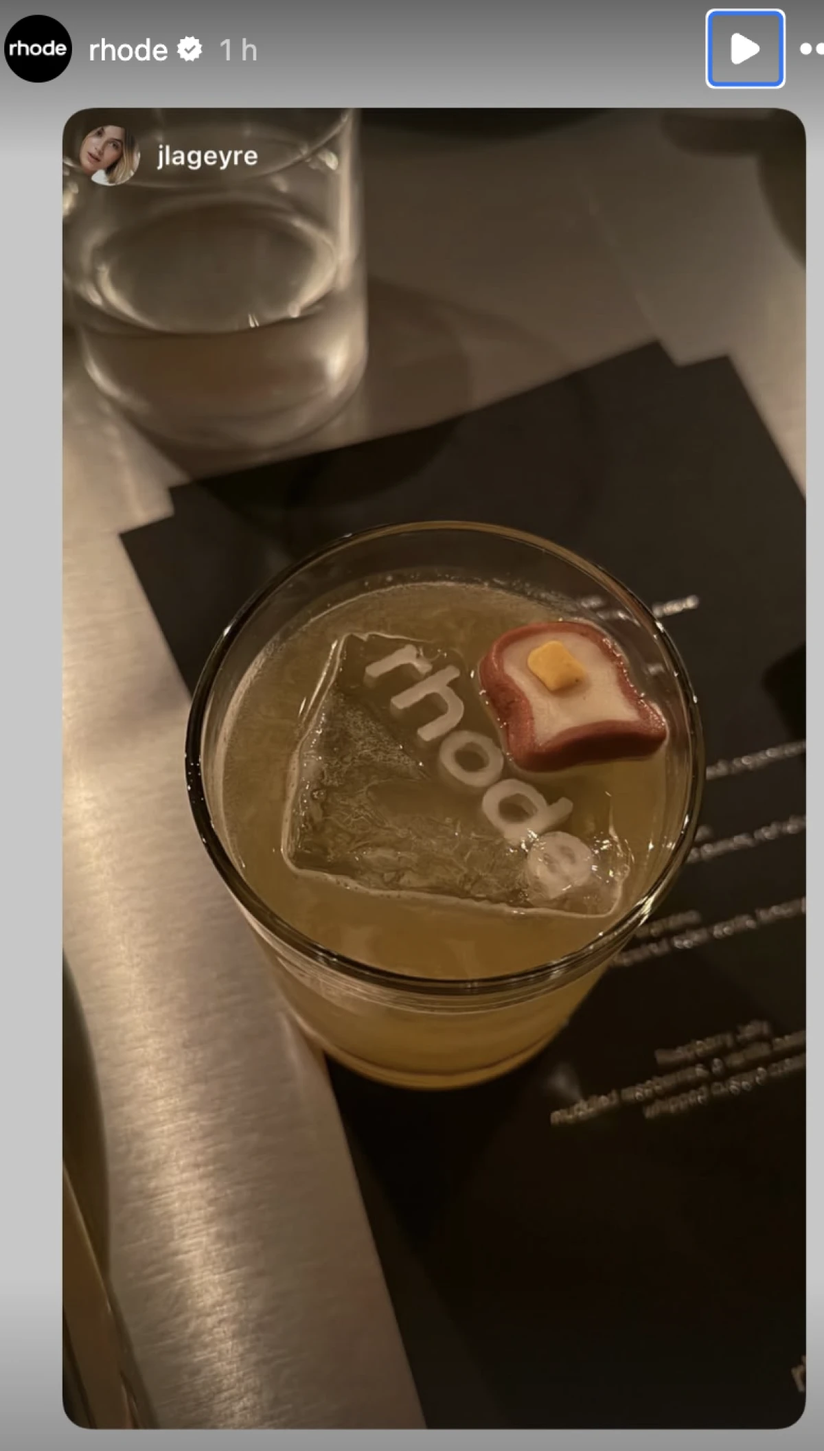 Hailey Bieber proslavila 29. rođendan u glamuroznom stilu i kombinacijama!