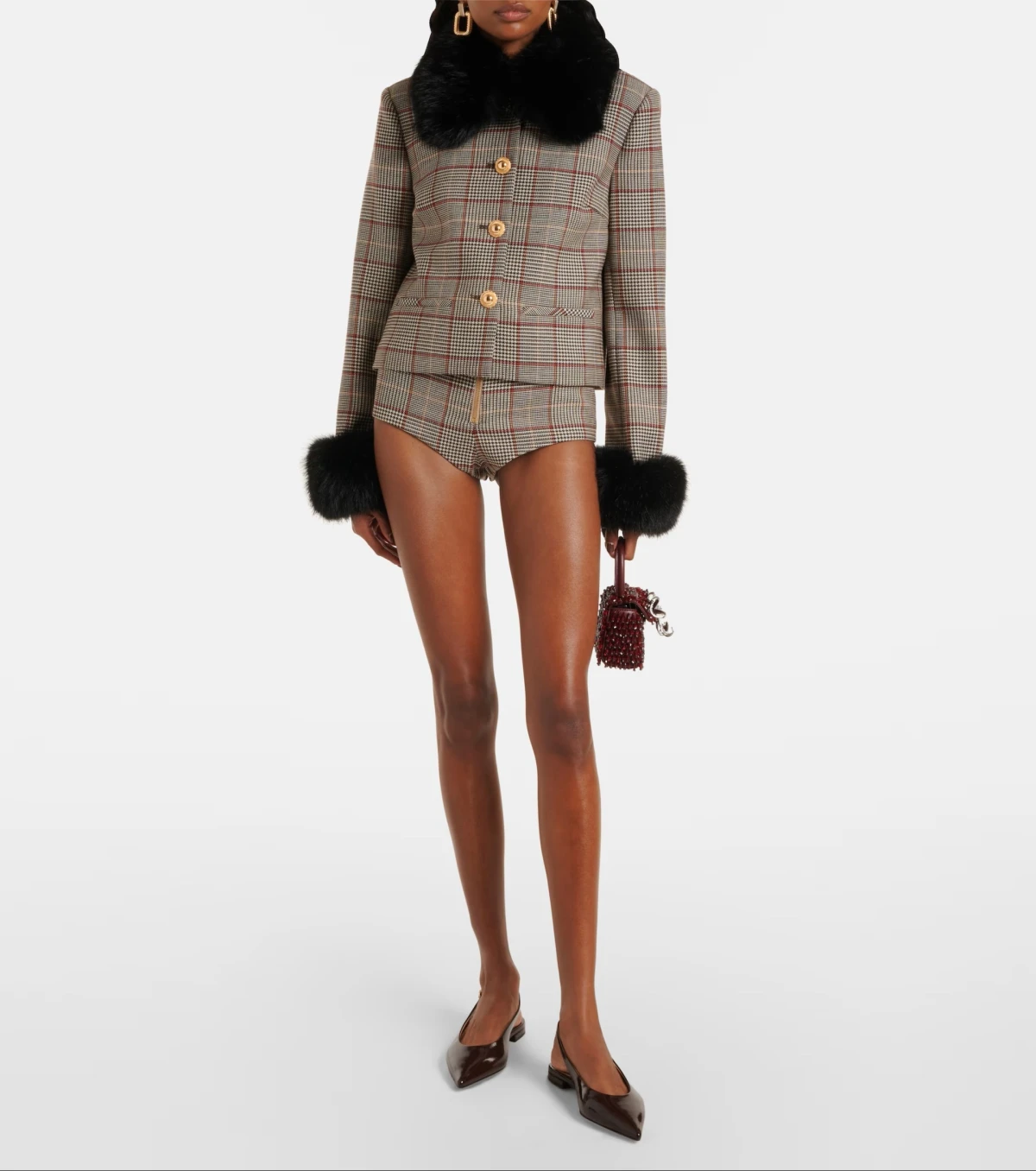 Karirani uzorak preplavio je trgovine, a ovo su naši omiljeni komadi iz ponude