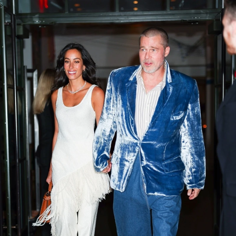 Brad Pitt pronalazi mir u blagdanskom kaosu uoči Dana zahvalnosti zahvaljujući Ines de Ramon