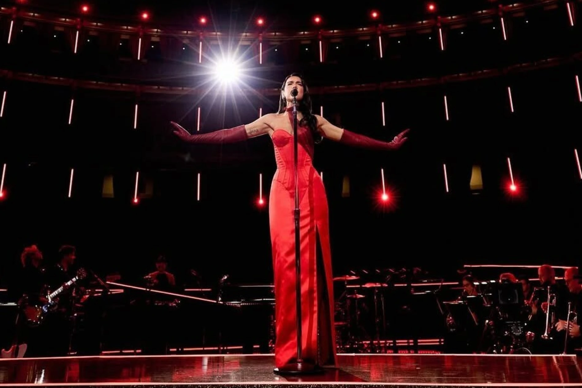 Dua Lipa oduševila obradom Shakirine pjesme, a Shakira joj odgovorila dirljivom porukom