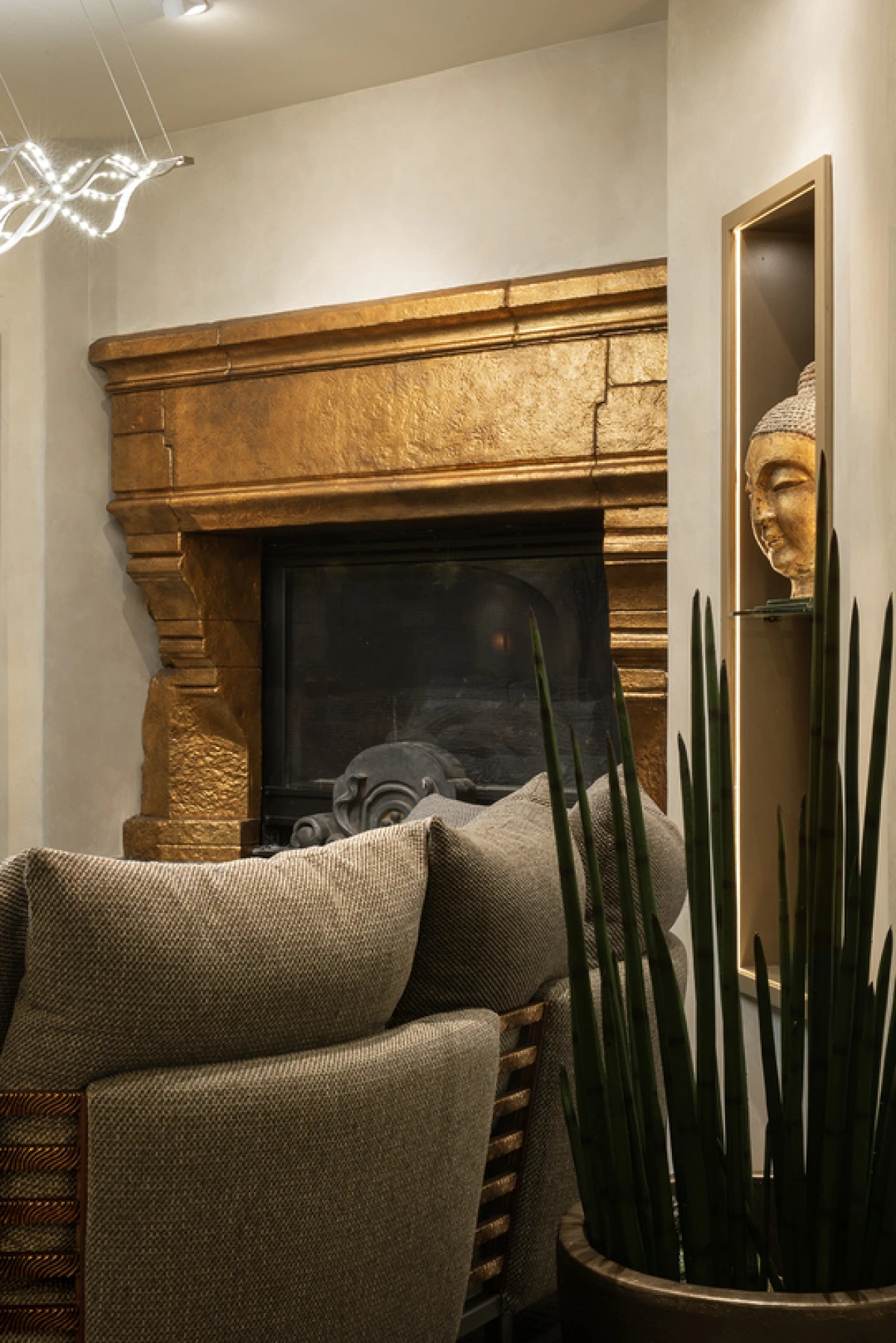 Od ovogodišnje Pantoneove boje Mocha Mousse se opraštamo ovim divnim interijerom poznatog restorana