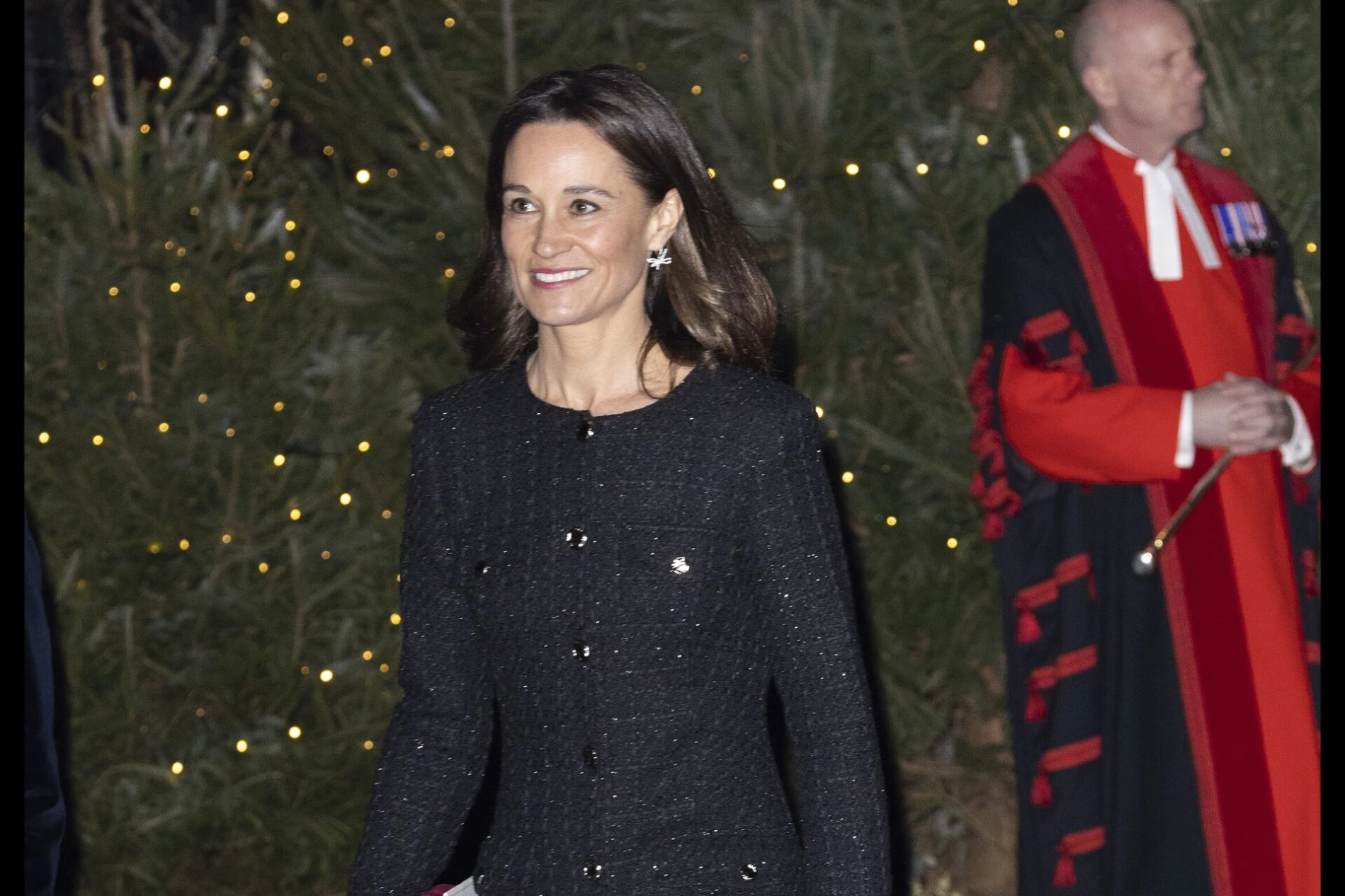 Pippa Middleton odu&scaron;evila nas je svojim outfitom, a njezine bordo salonke su nam posebno privukle pažnju