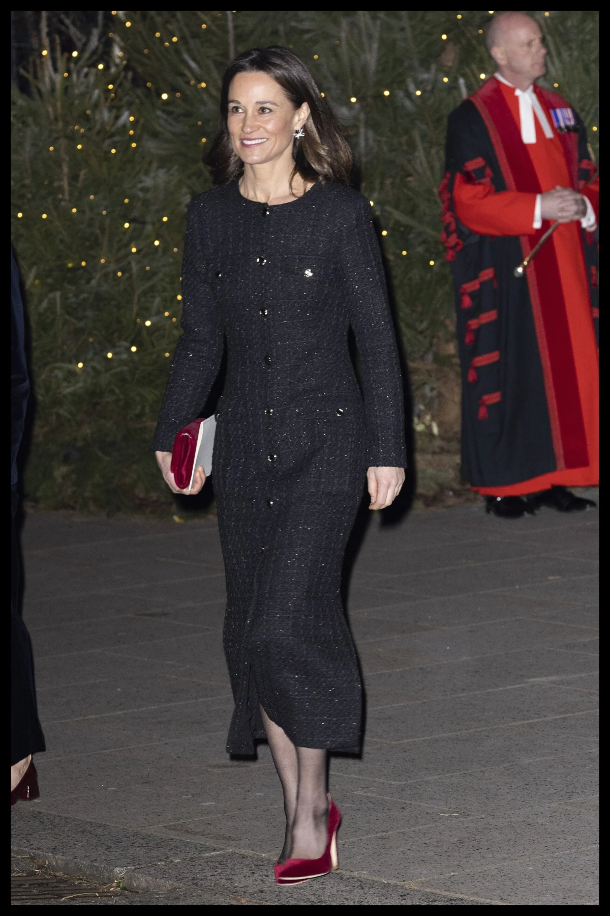 Pippa Middleton odu&scaron;evila nas je svojim outfitom, a njezine bordo salonke su nam posebno privukle pažnju