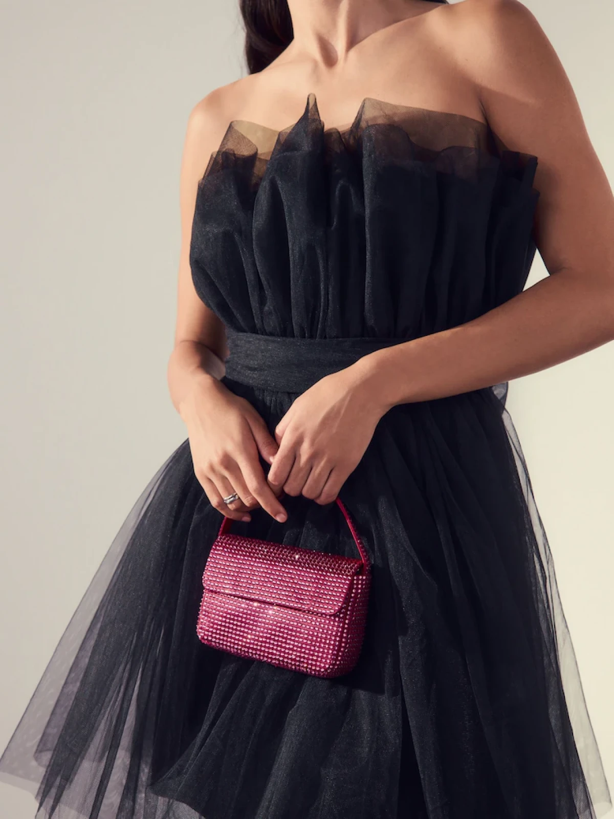 Bling, bling, bling: Torbe sa &scaron;ljokicama na&scaron; su omiljeni modni dodatak u party sezoni