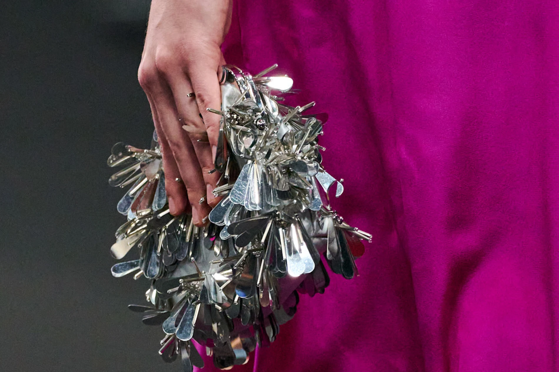 Bling, bling, bling: Torbe sa &scaron;ljokicama na&scaron; su omiljeni modni dodatak u party sezoni