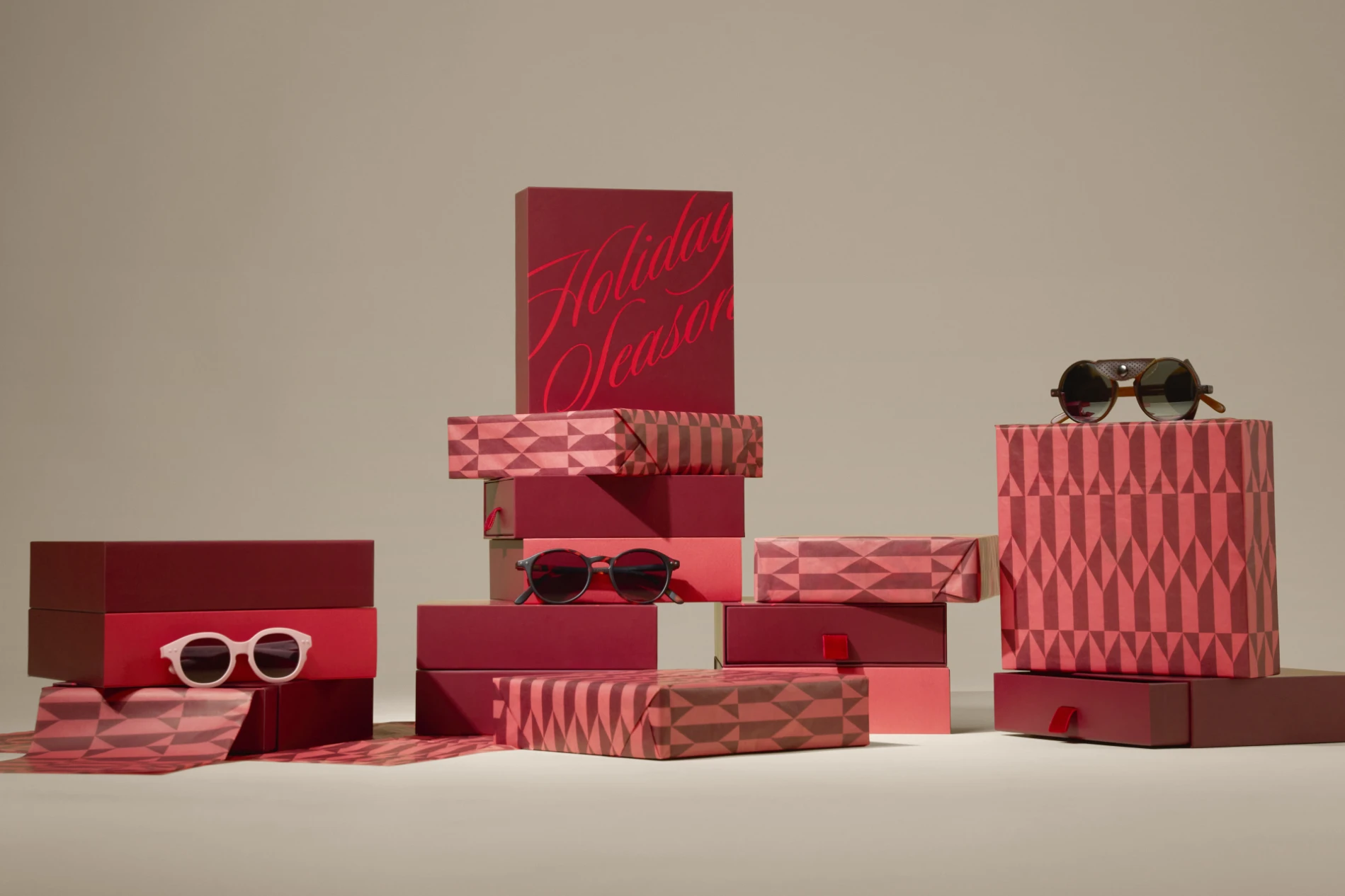 Elle te nagrađuje savr&scaron;enim božićnim poklonom - osvoji IZIPIZI Xmas Box!