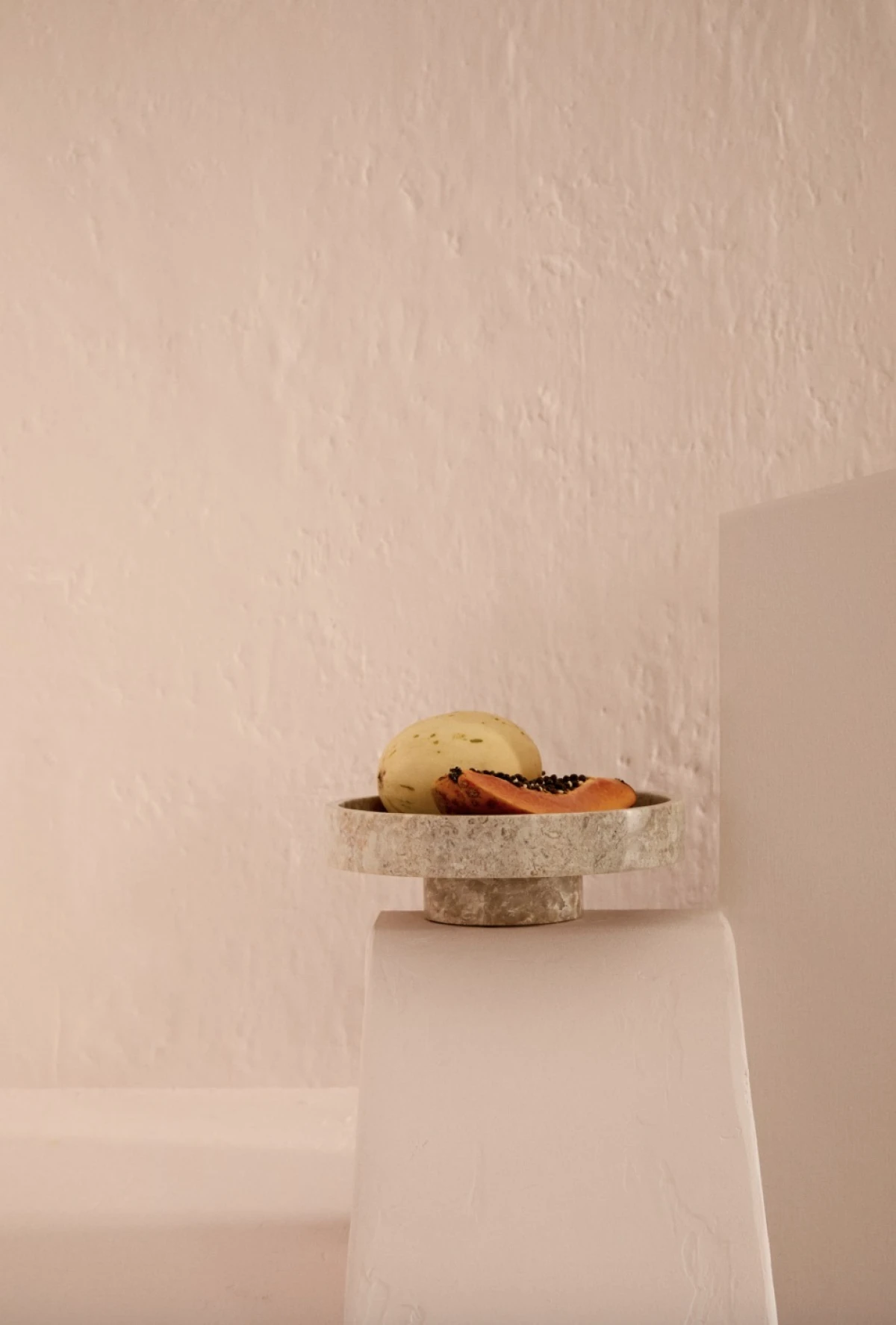 U H&amp;M Homeu smo prona&scaron;li poslužavnike za desert idealne za blagdane, ali i za ostatak godine