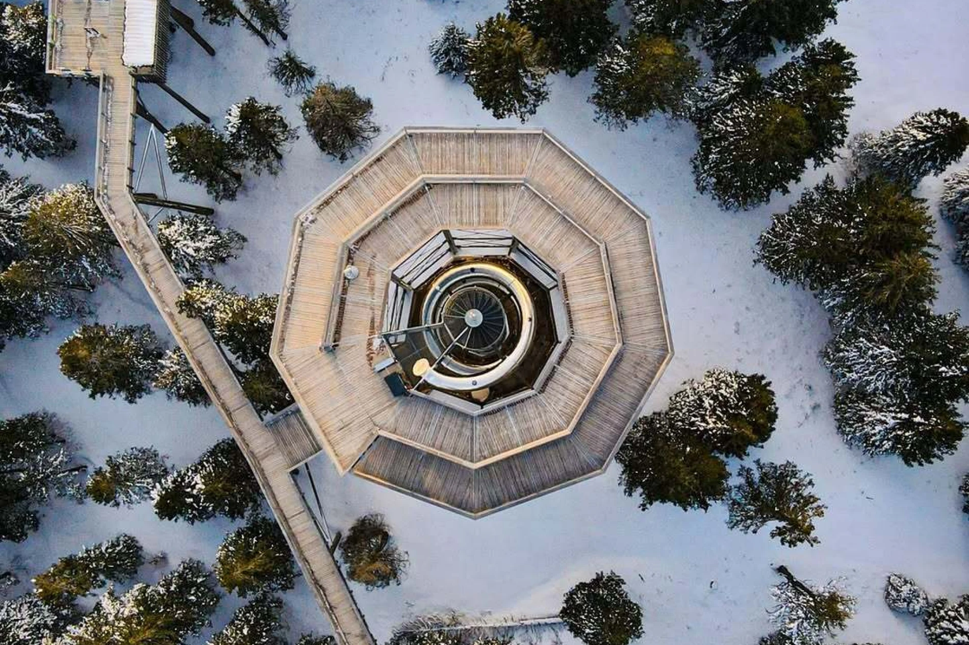 Zimski izlet koji će odu&scaron;eviti sve generacije: Put među kro&scaron;njama Pohorja