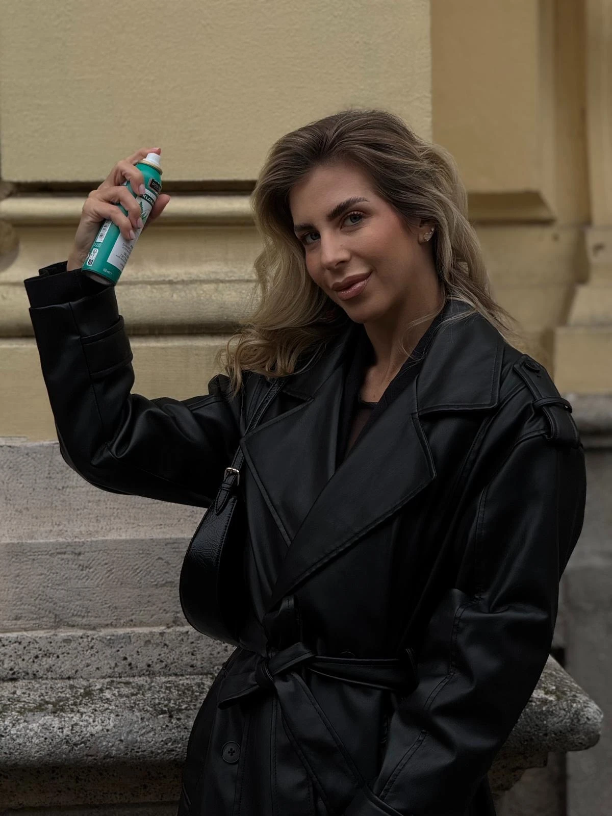 Blagdansko spremanje bez drame: Ovo je instant rje&scaron;enje za savr&scaron;enu frizuru