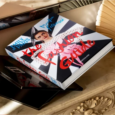 Prije nove sezone, Emily u Parizu sada ima i knjigu svih outfita iz serije dosad