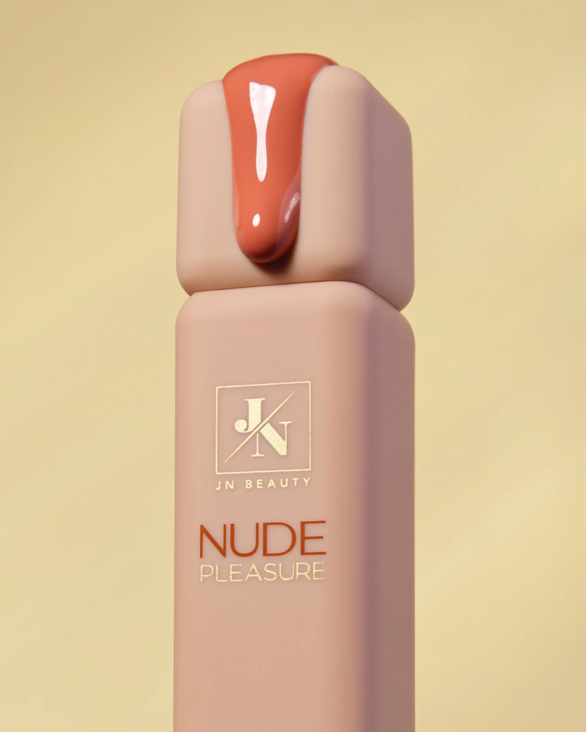 Uz kupnju novog Ellea dobivate vrijedan beauty poklon za top party lookove