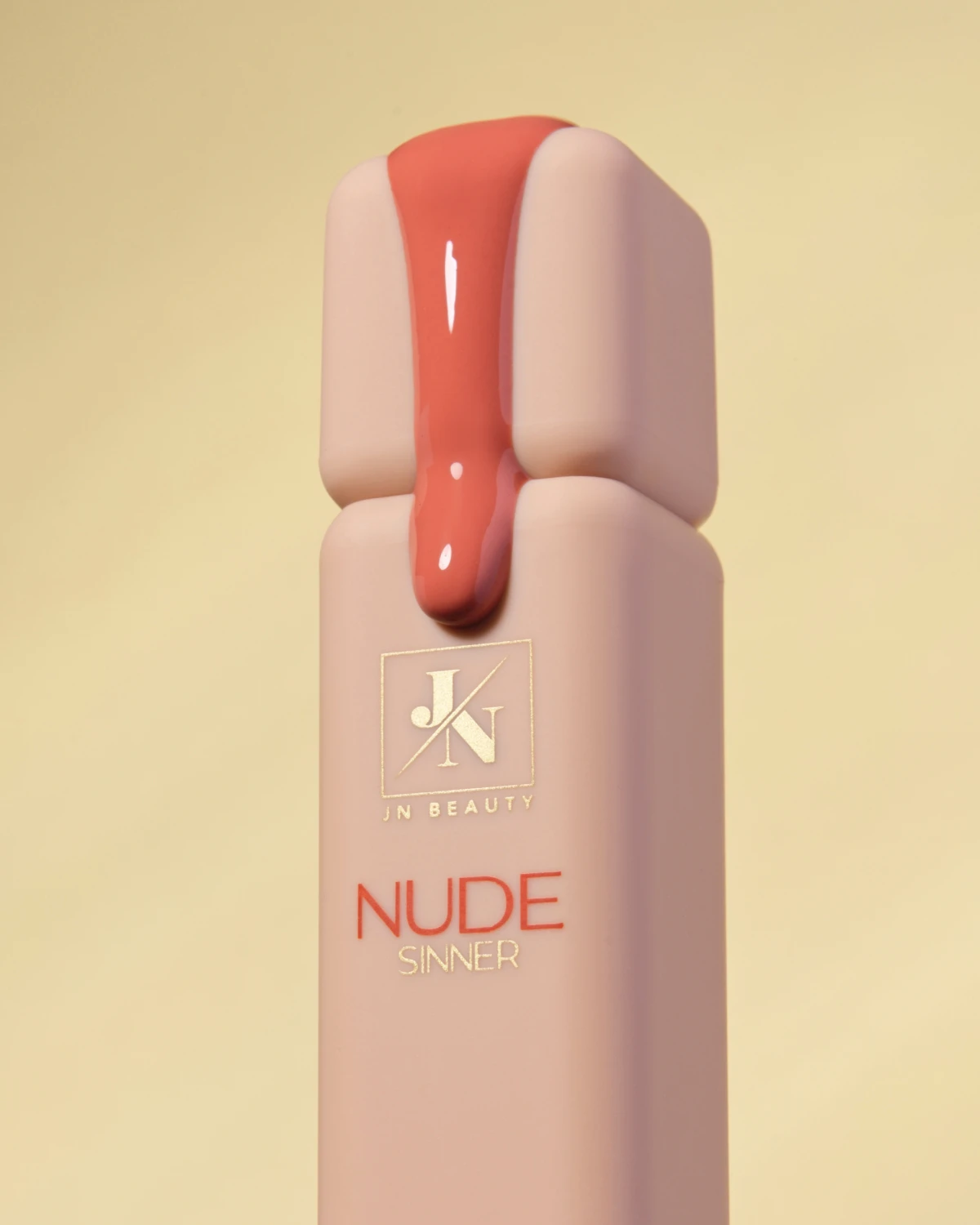 Uz kupnju novog Ellea dobivate vrijedan beauty poklon za top party lookove