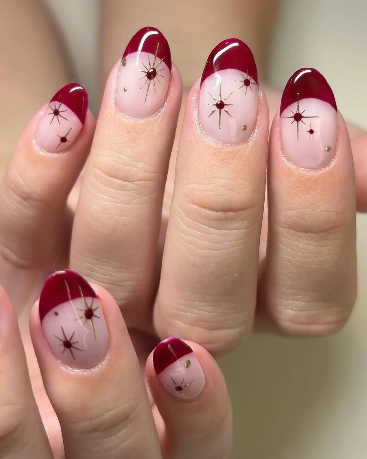 Manikura u crvenom je vječni klasik - evo kako ju nosimo ovih blagdana