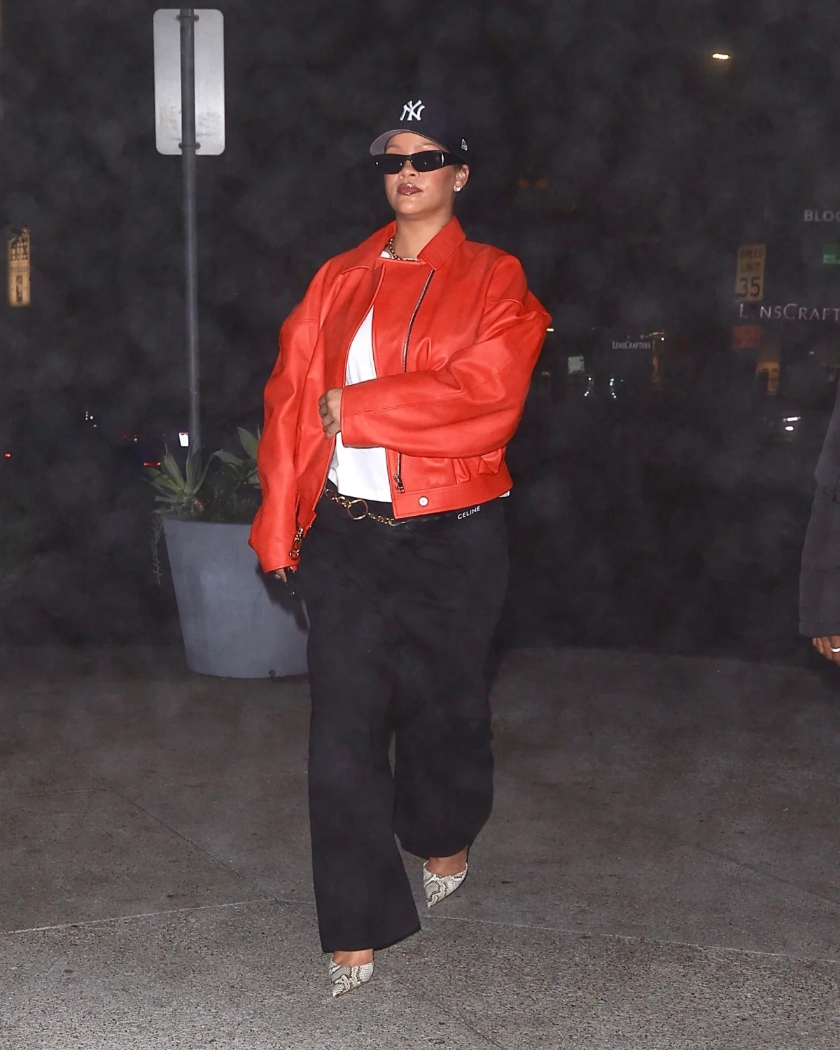 Look dana: Rihanna jo&scaron; jednom dokazala kako je crvena njena boja