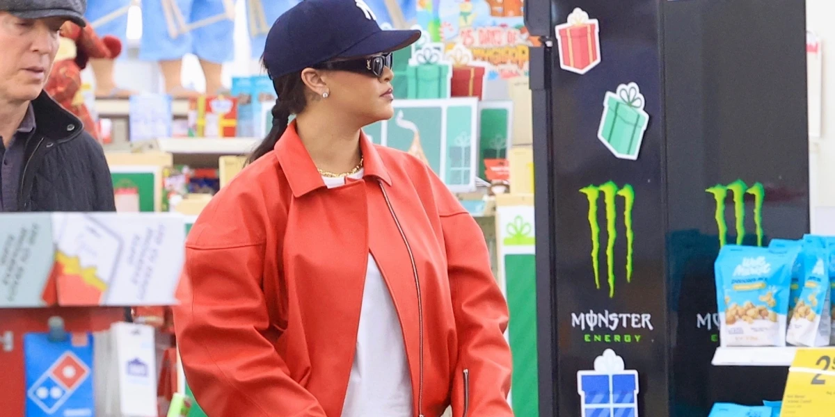 Look dana: Rihanna jo&scaron; jednom dokazala kako je crvena njena boja