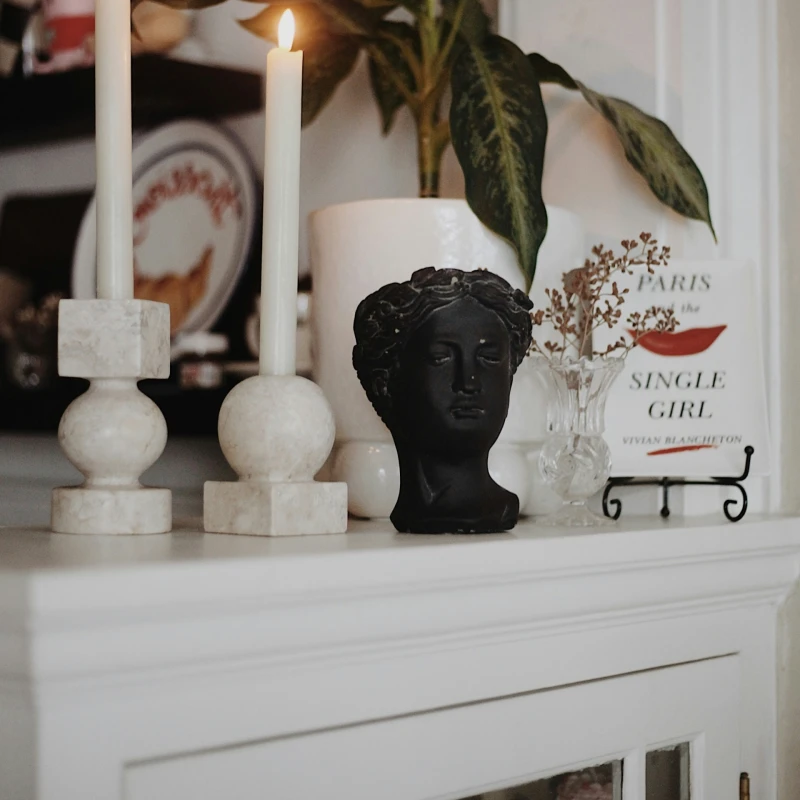 Ne znate &scaron;to pokloniti pravim ljubiteljima interijera? Ovi dizajnerski komadi bi im se mogli svidjeti