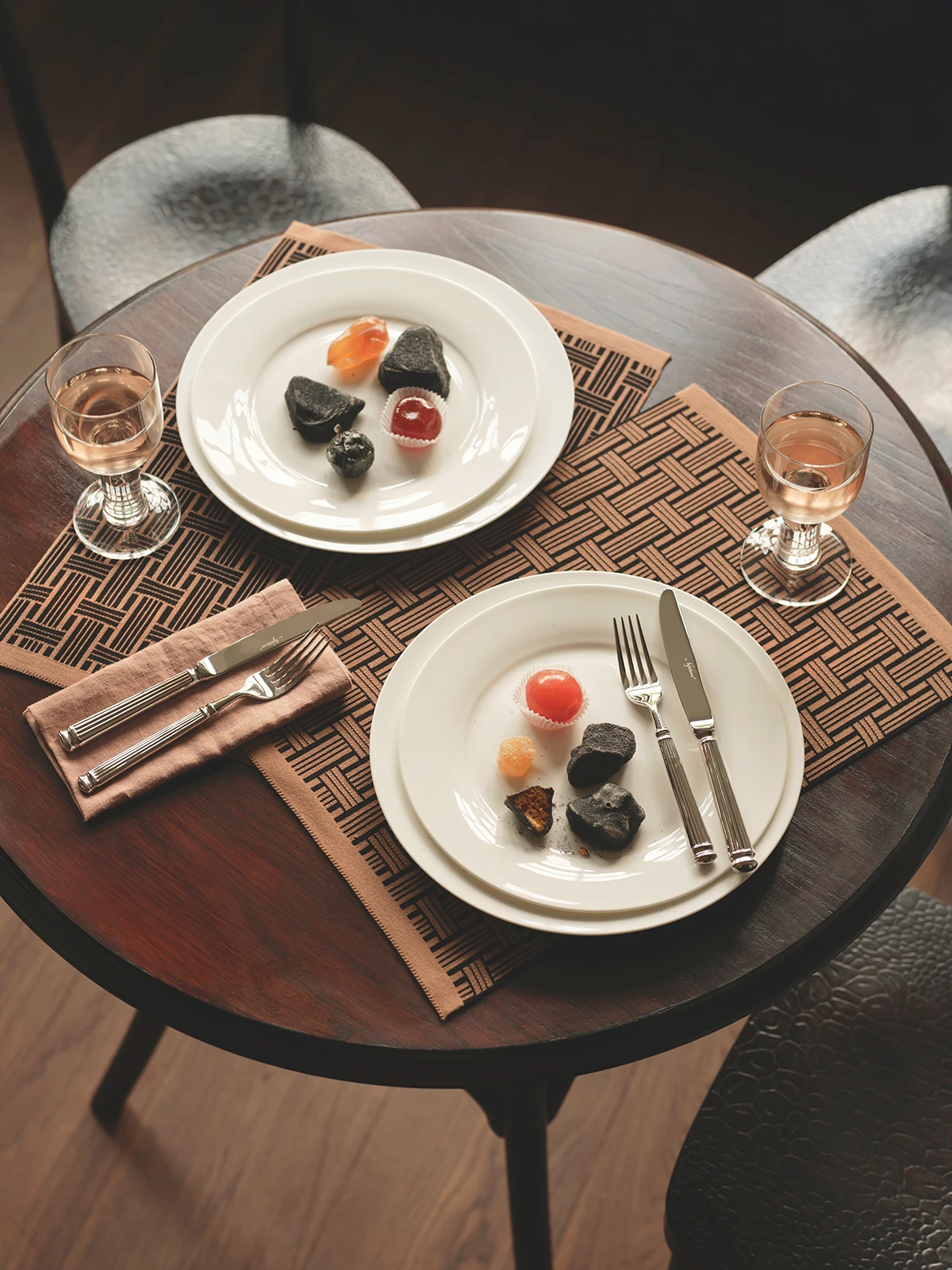 Zavirili smo u stan poznatog britanskog kreativca čije su nas božićne dekoracije odu&scaron;evile