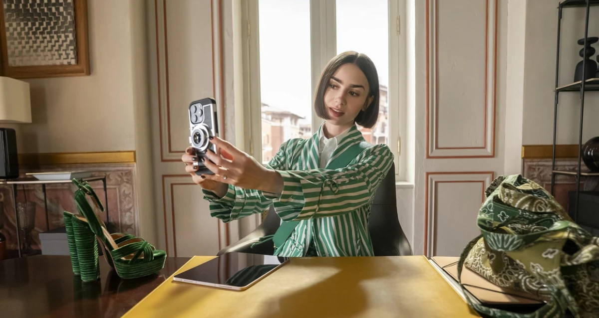 Kultna Fendi torbica dobila je svoju Emily u Parizu verziju