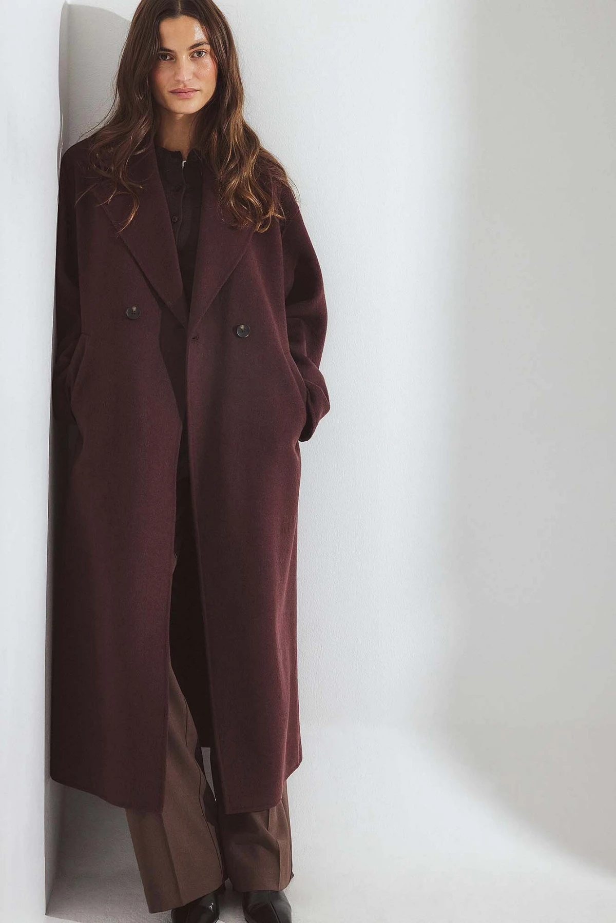 Komad koji se najvi&scaron;e isplati kupiti na zimskim sniženjima jest kaput, a ovo je na&scaron; izbor do 70 eura