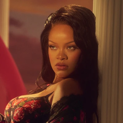 Rihanna u novoj i zavodljivoj Savage X Fenty kolekciji izgleda moćnije nego ikad