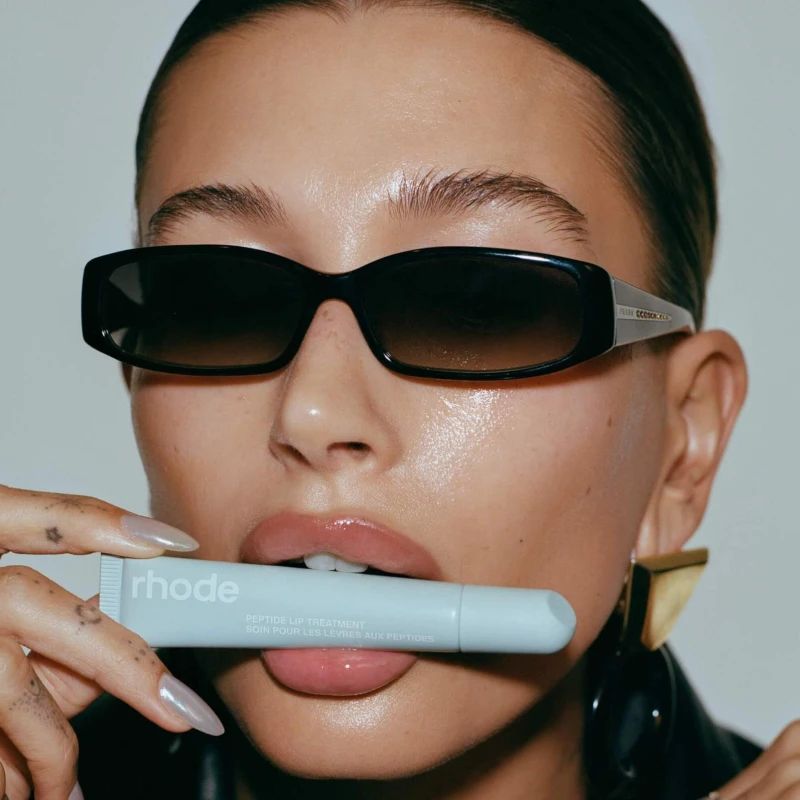 Rhode vs. Essence: Veliki test sjajnih balzama za usne