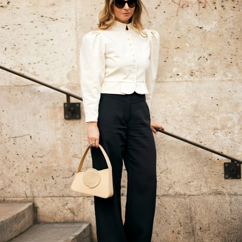 Crne hlače dio su na&scaron;e zimske modne svakodnevice, a nosimo ih na ova 3 načina