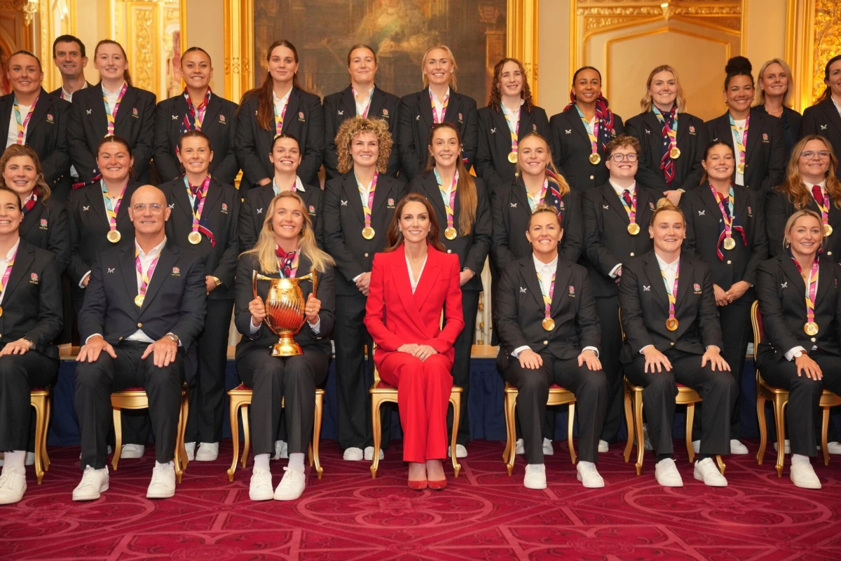 Kate Middleton je za svoj prvi solo kraljevski angažman prigrlila dopamine dressing