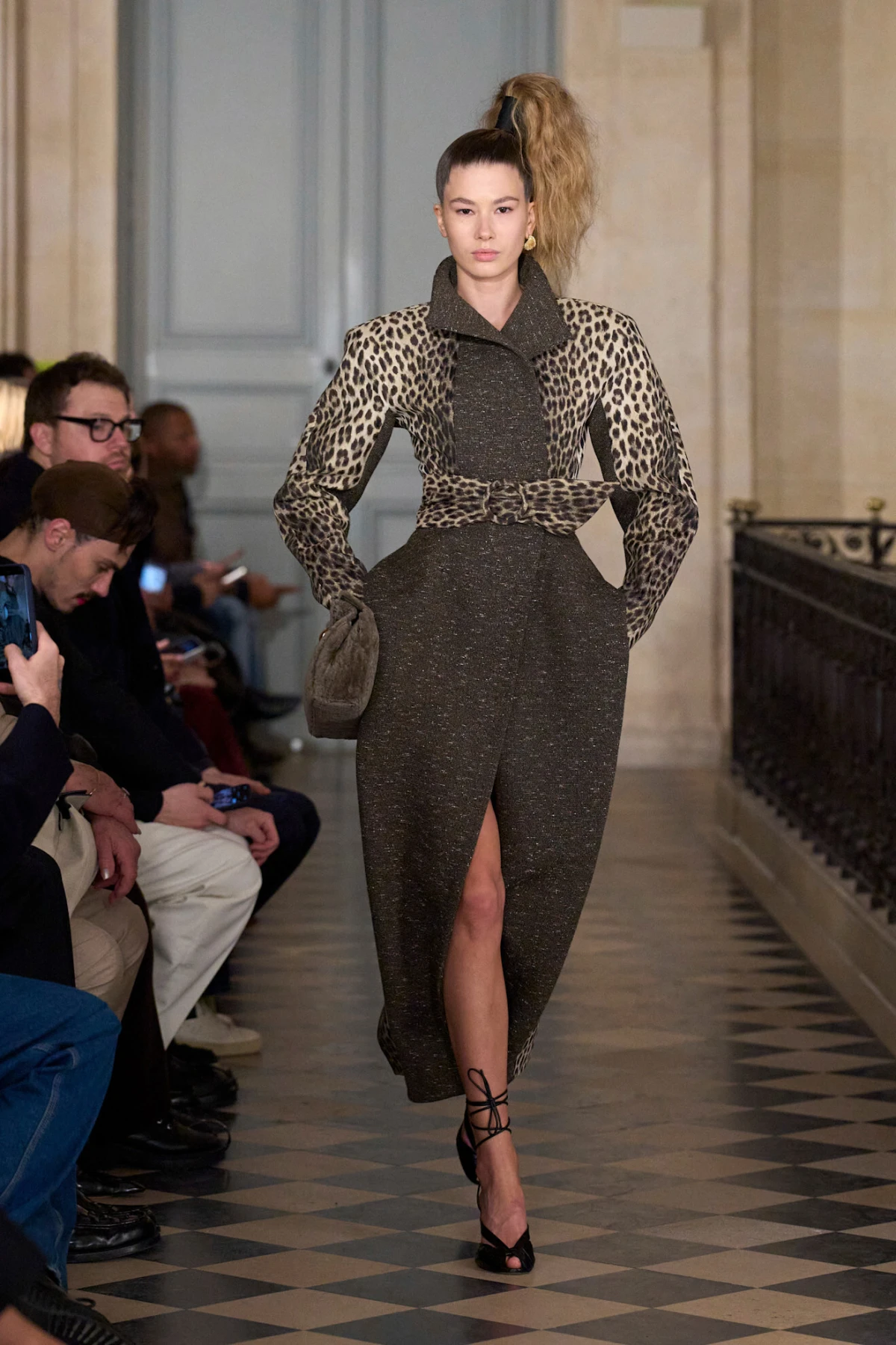 Jacquemus revija za jesen/zimu 2026. odlično spaja vintage estetiku i potpis brenda