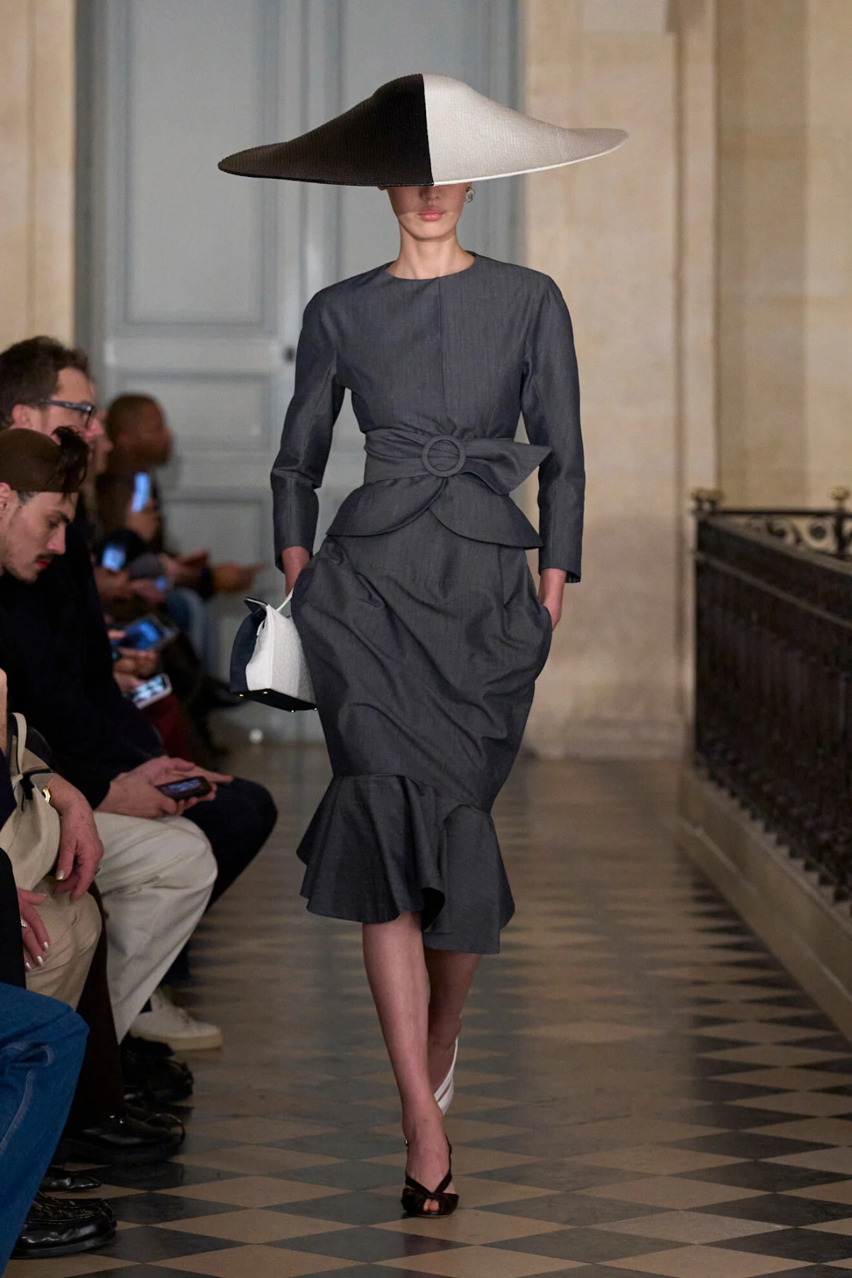 Jacquemus revija za jesen/zimu 2026. odlično spaja vintage estetiku i potpis brenda