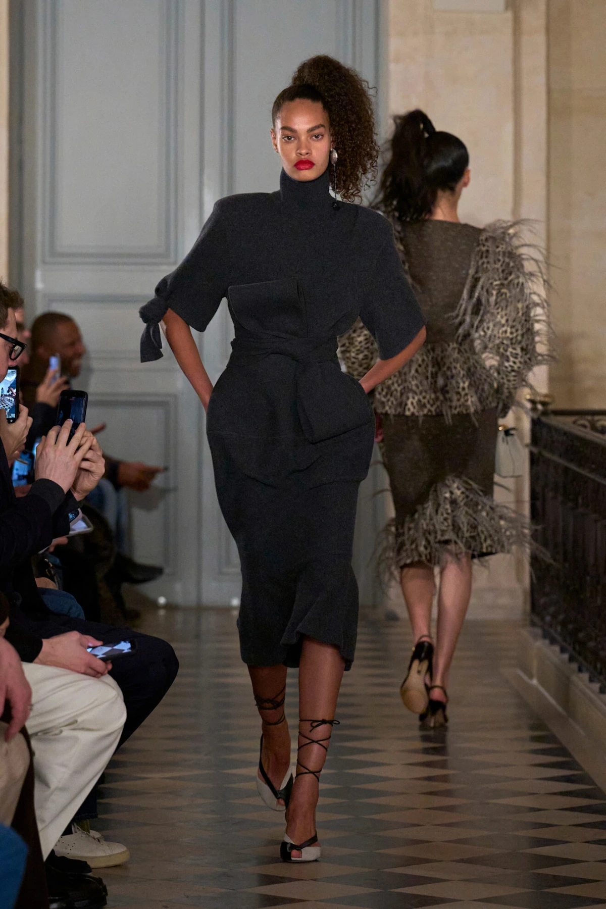 Jacquemus revija za jesen/zimu 2026. odlično spaja vintage estetiku i potpis brenda