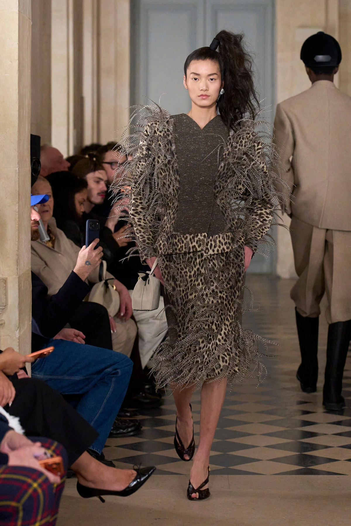 Jacquemus revija za jesen/zimu 2026. odlično spaja vintage estetiku i potpis brenda