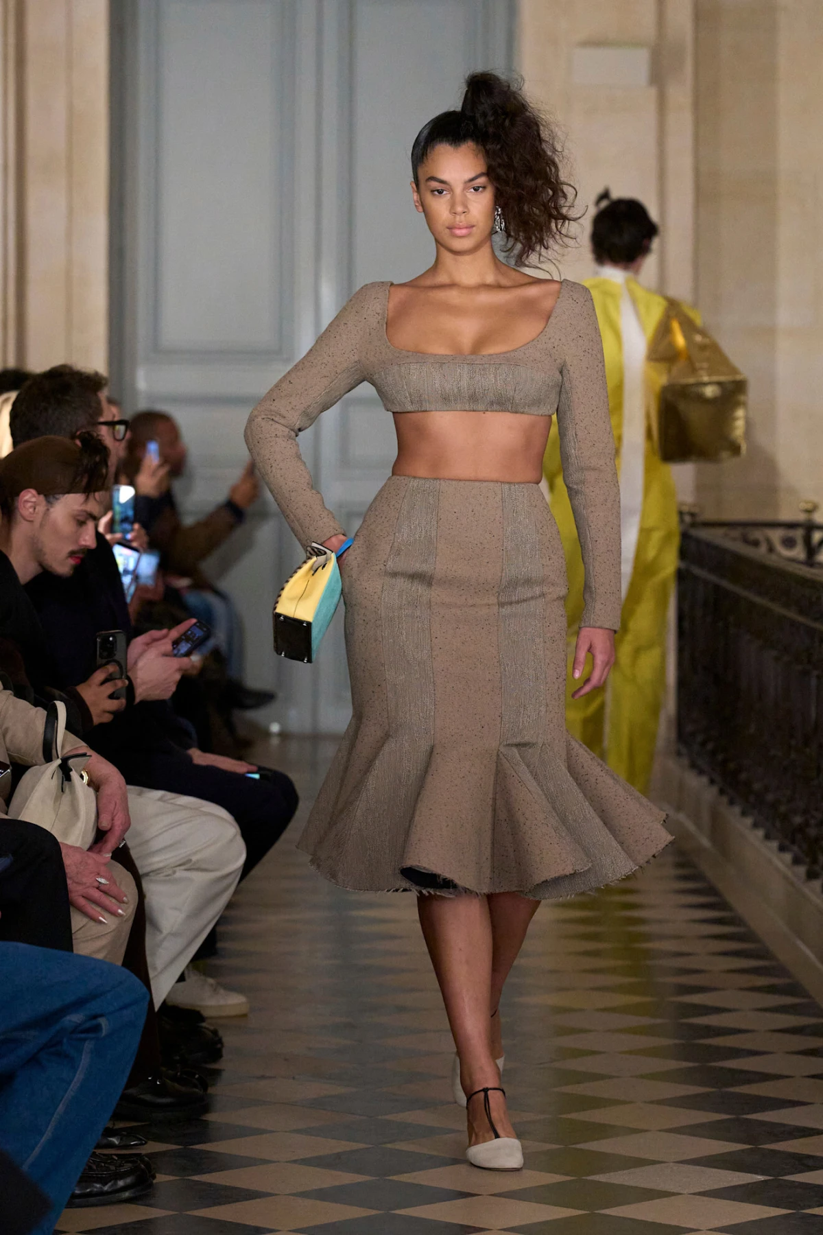 Jacquemus revija za jesen/zimu 2026. odlično spaja vintage estetiku i potpis brenda