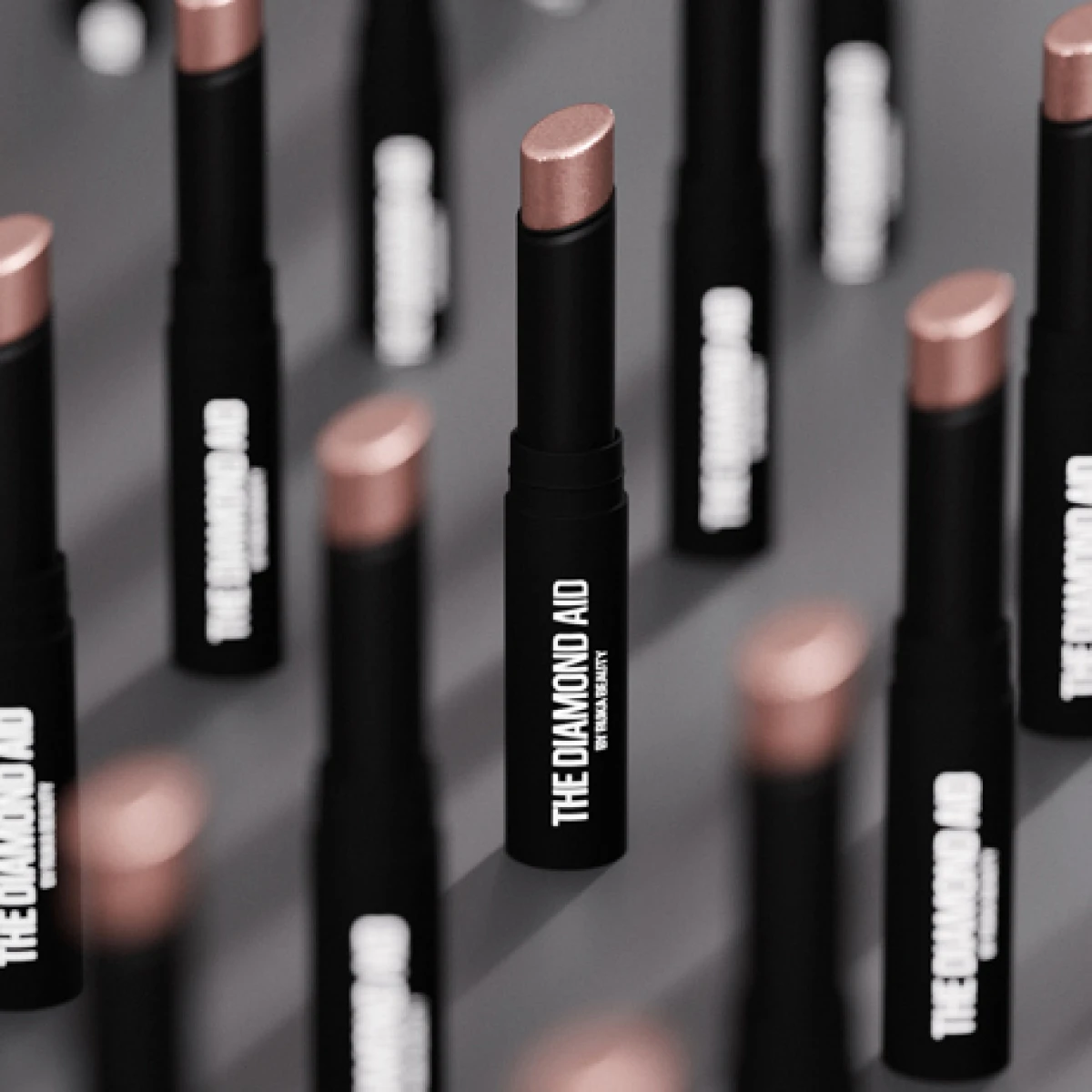 Karlo Rusan nam otkriva koja je tajna savr&scaron;enog Elle Style Awards party looka!