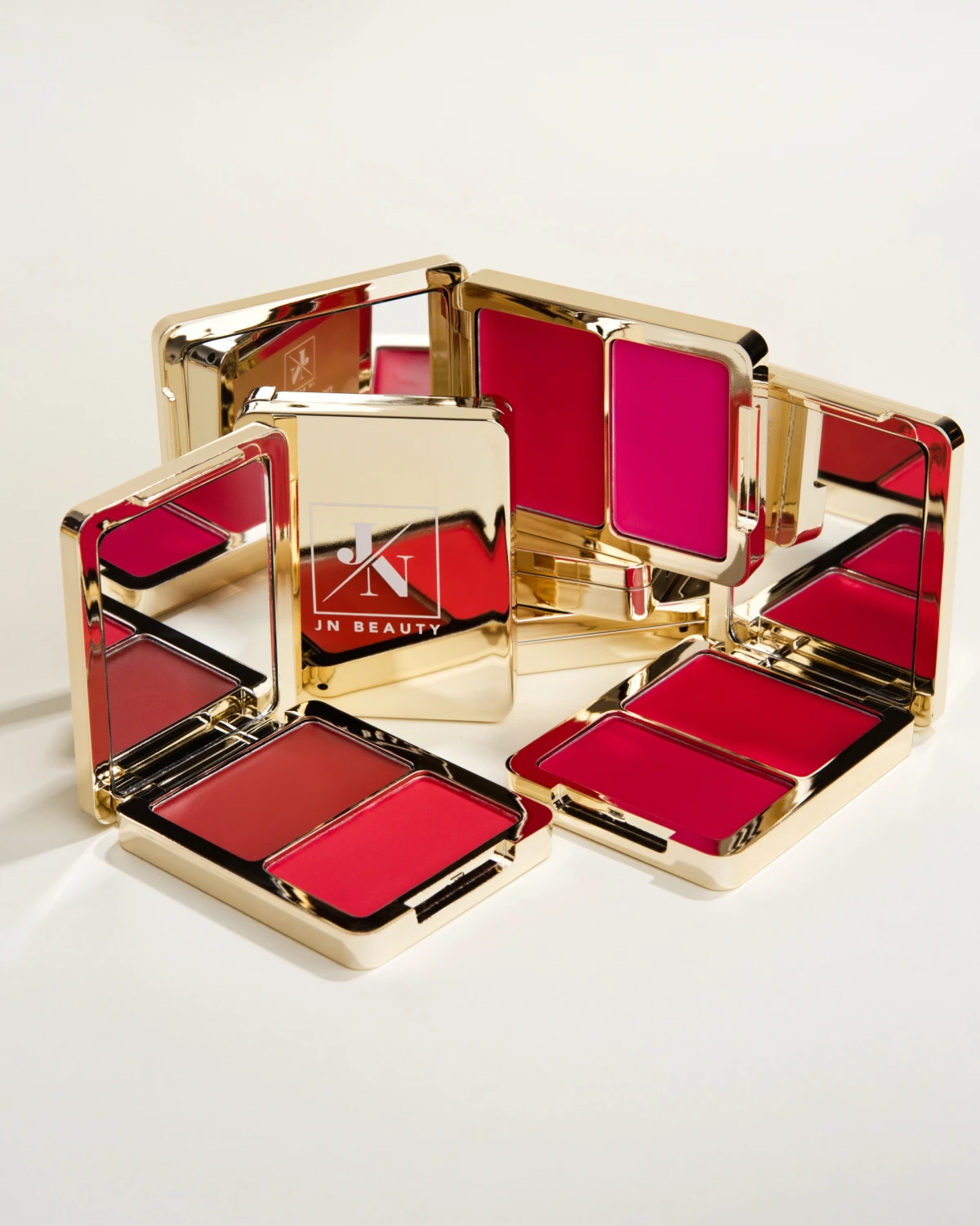 Karlo Rusan nam otkriva koja je tajna savr&scaron;enog Elle Style Awards party looka!