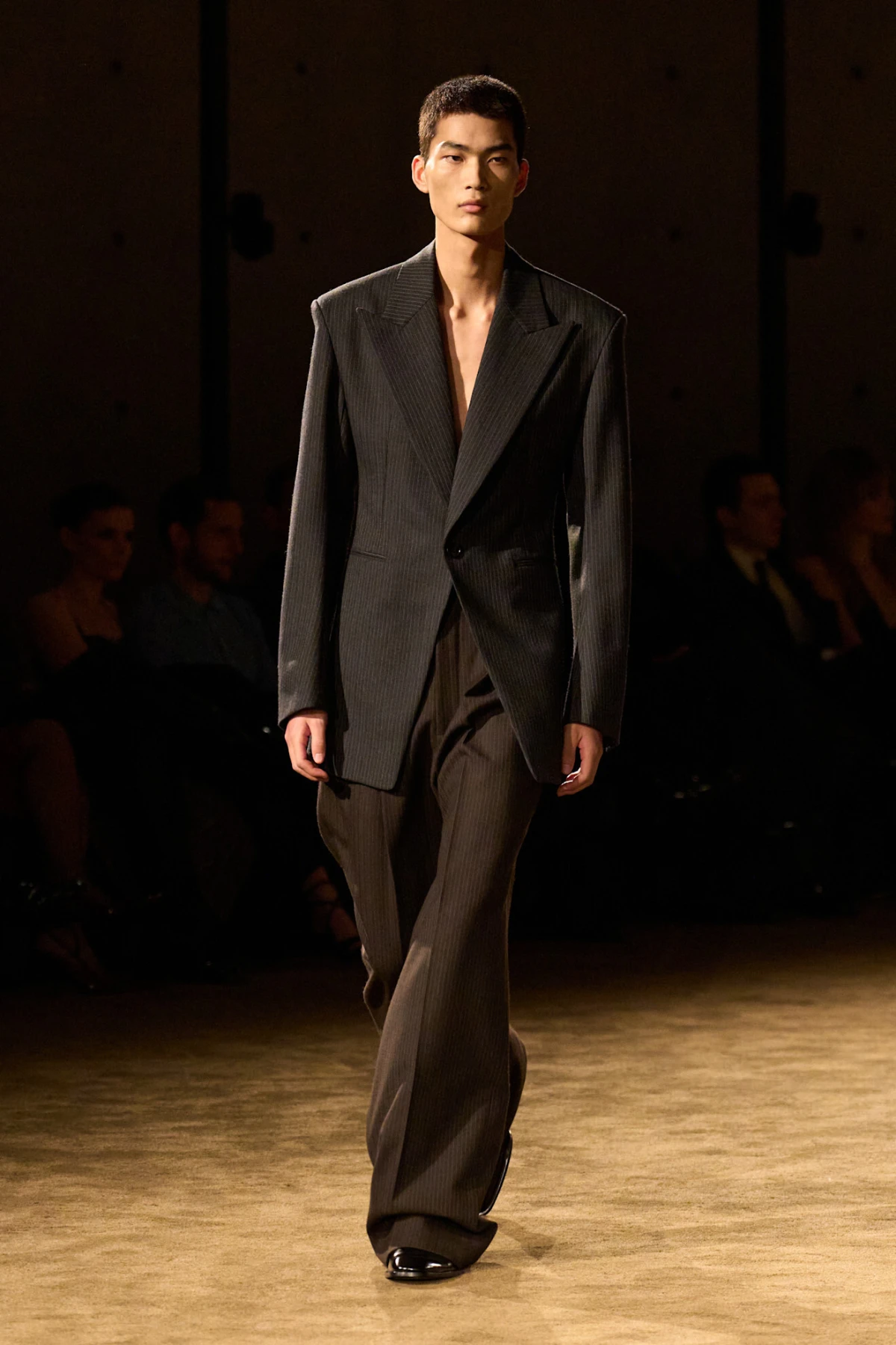 Saint Laurent nas novom kolekcijom priprema za sve rastanke u svitanje