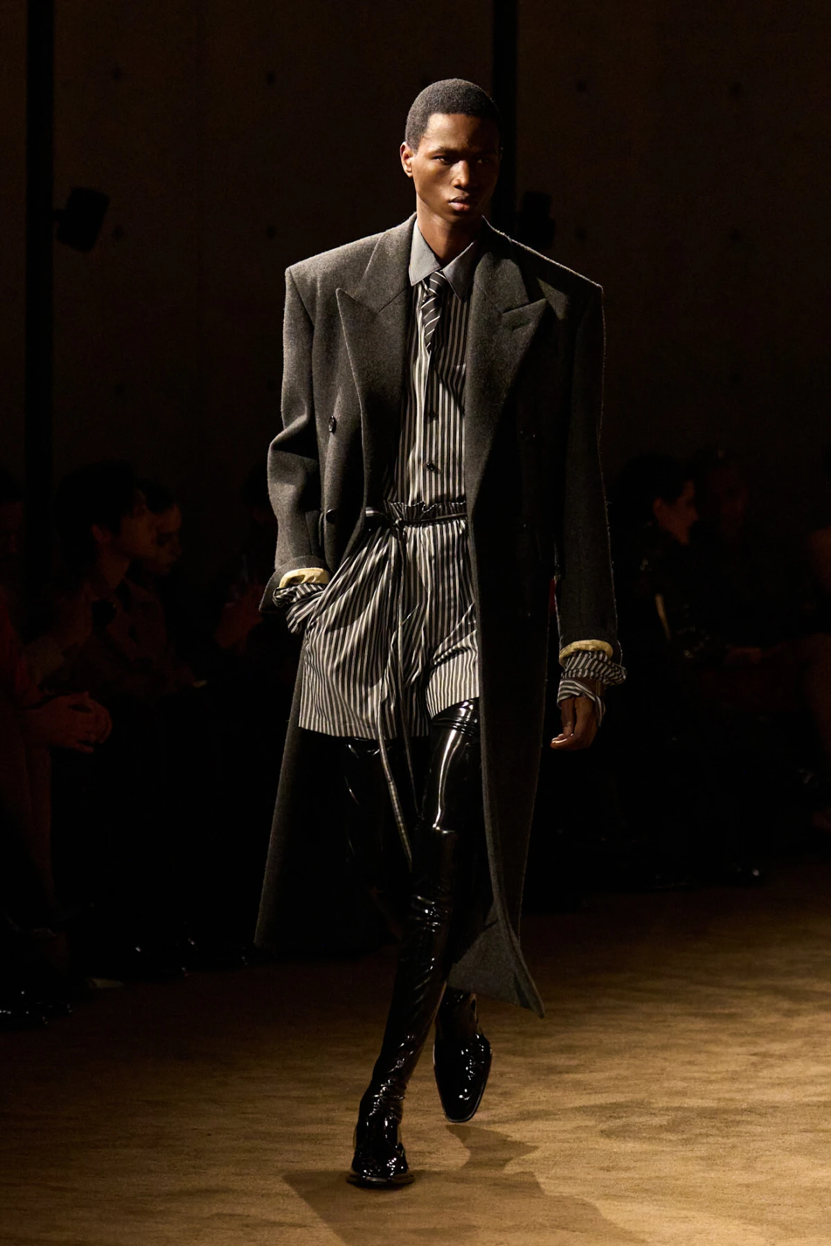 Saint Laurent nas novom kolekcijom priprema za sve rastanke u svitanje