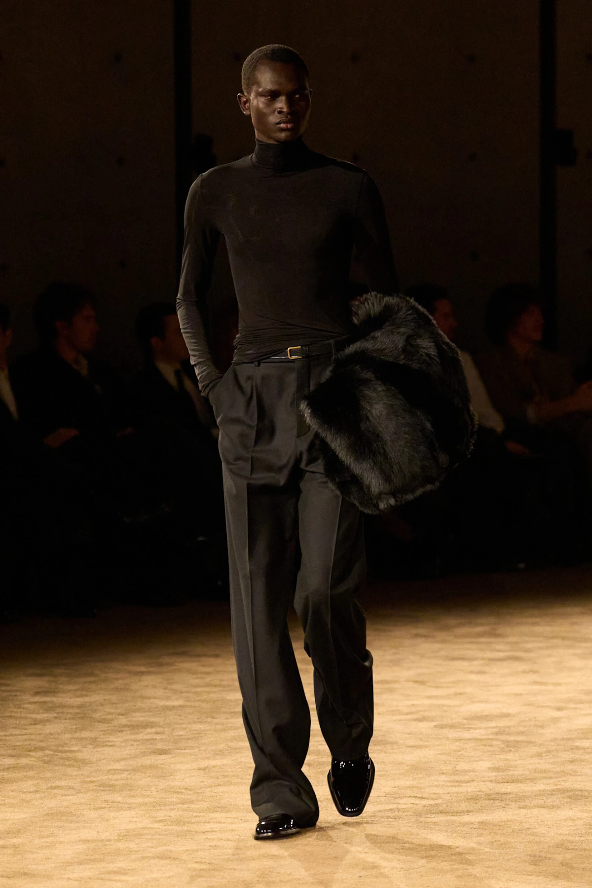 Saint Laurent nas novom kolekcijom priprema za sve rastanke u svitanje