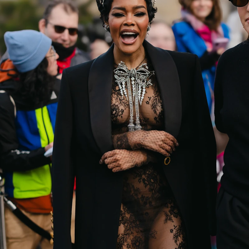 Crne modne kombinacije kojima su nas odu&scaron;evile poznate dame na Tjednu visoke mode