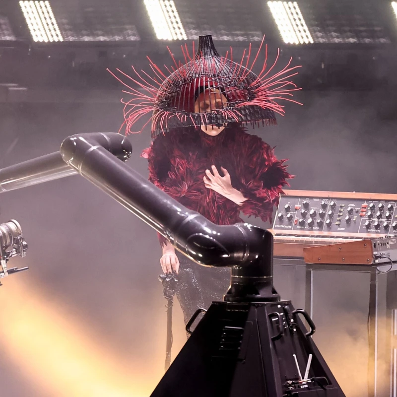 Lady Gaga se na dodjeli Grammyja pojavila u kultnoj McQueen kombinaciji