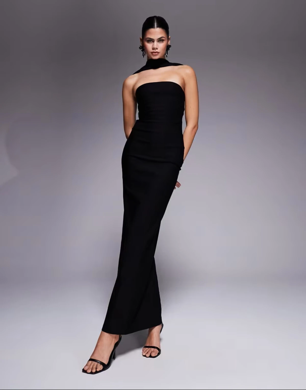 Ako netko zna tajnu savr&scaron;enog jednostavnog outfita to je Hailey Bieber