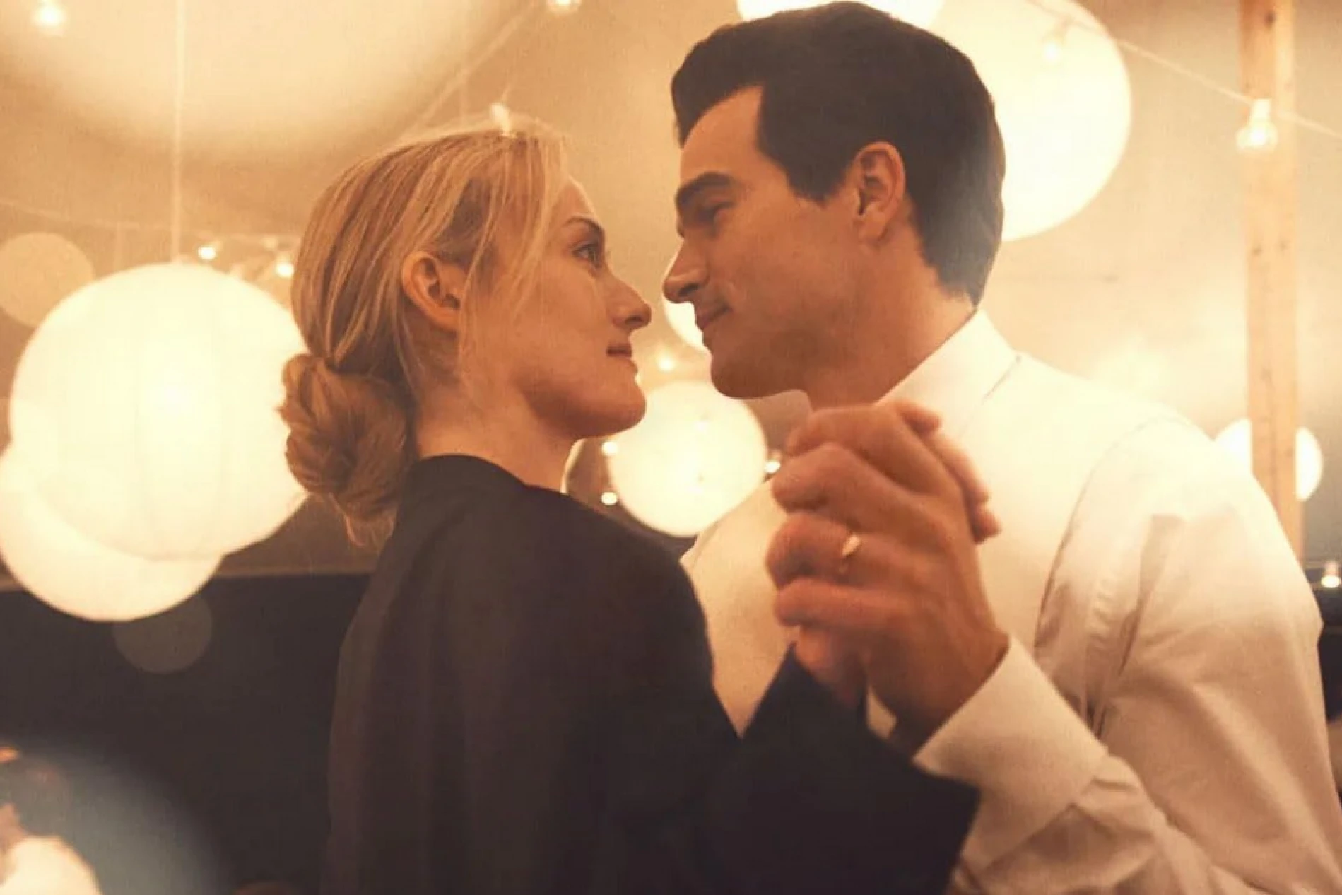 Iza&scaron;ao je trailer za Love Story: John F. Kennedy Jr. i Carolyn Bessette