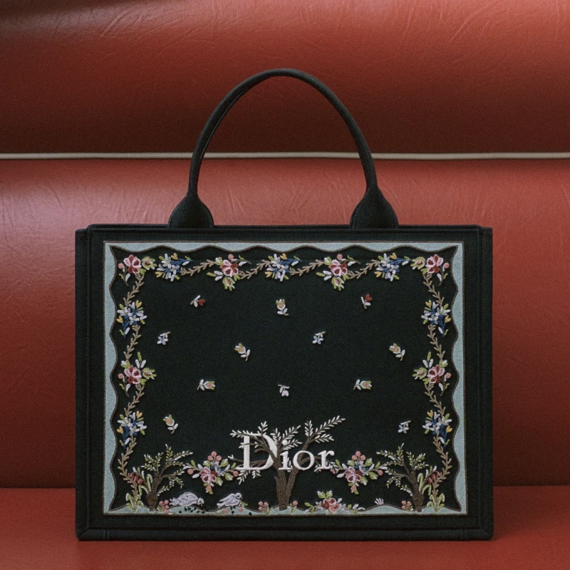 Posebna Dior kolekcija Jonathana Andersona za Valentinovo je osvojila na&scaron;a srca