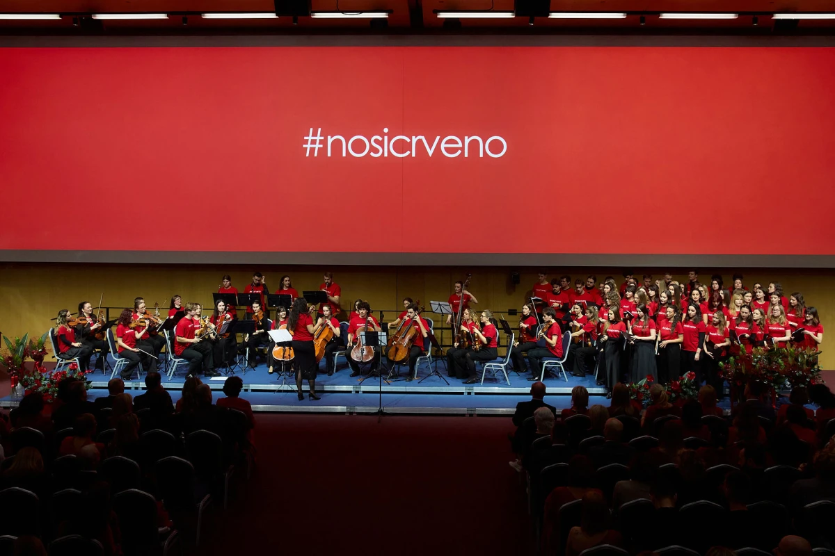 Večer crvenih haljina i snažnih emocija