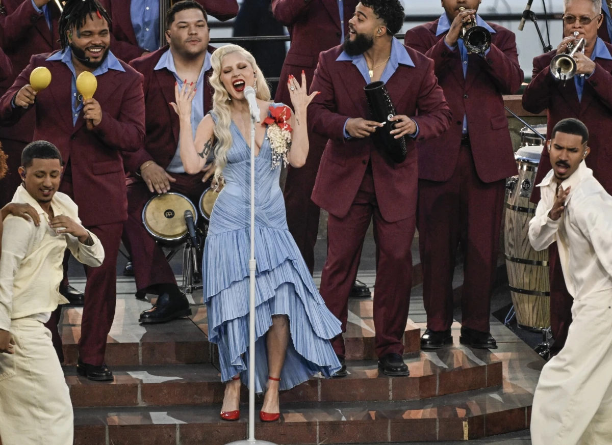 Prona&scaron;li smo top plave komade po uzoru na Lady Gagu na Super Bowlu